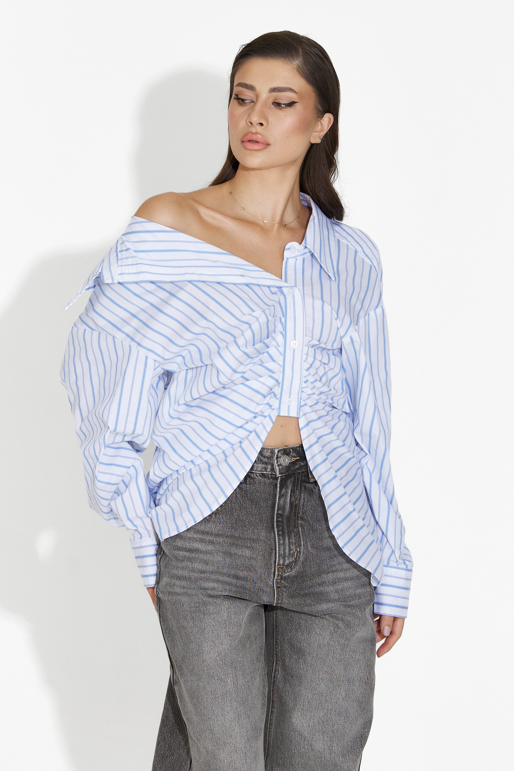 Camicia Bianca Casual da Donna di Voncile Bogas