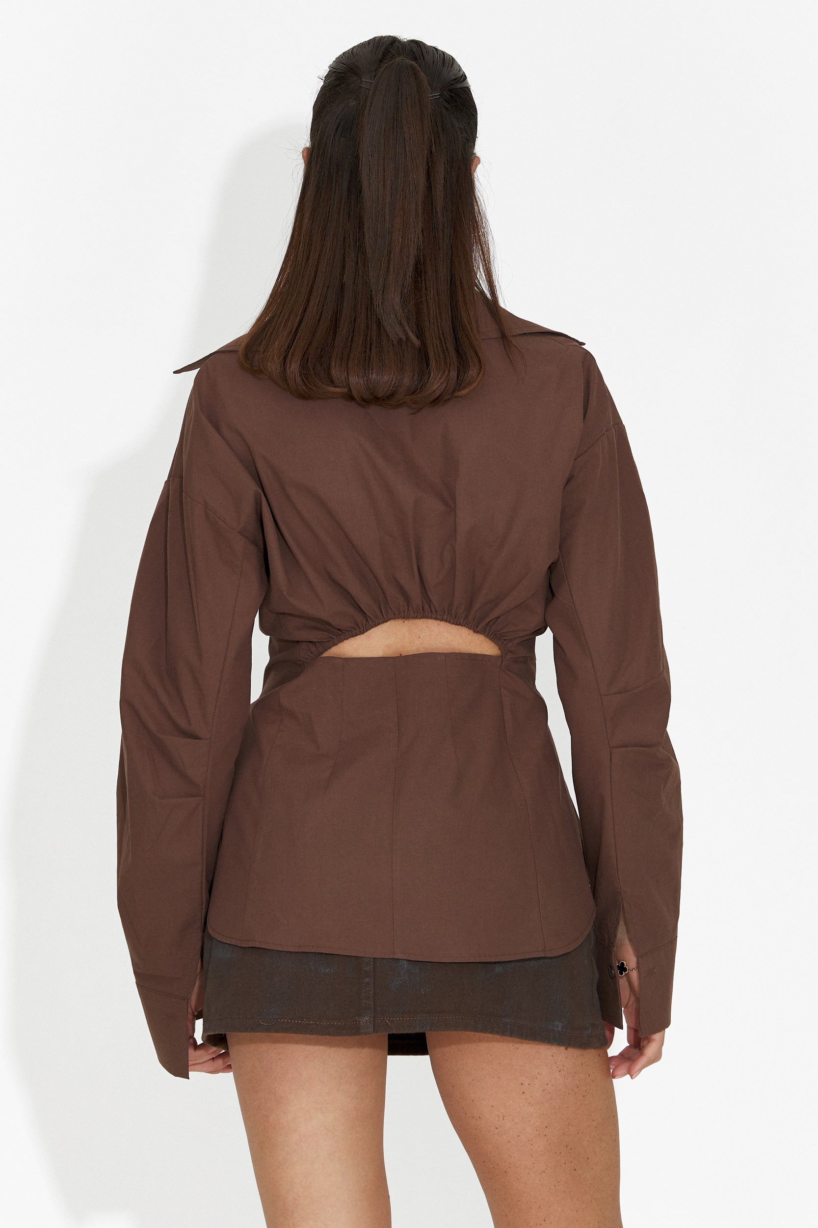 Elegante camicia marrone da donna Alesya Bogas