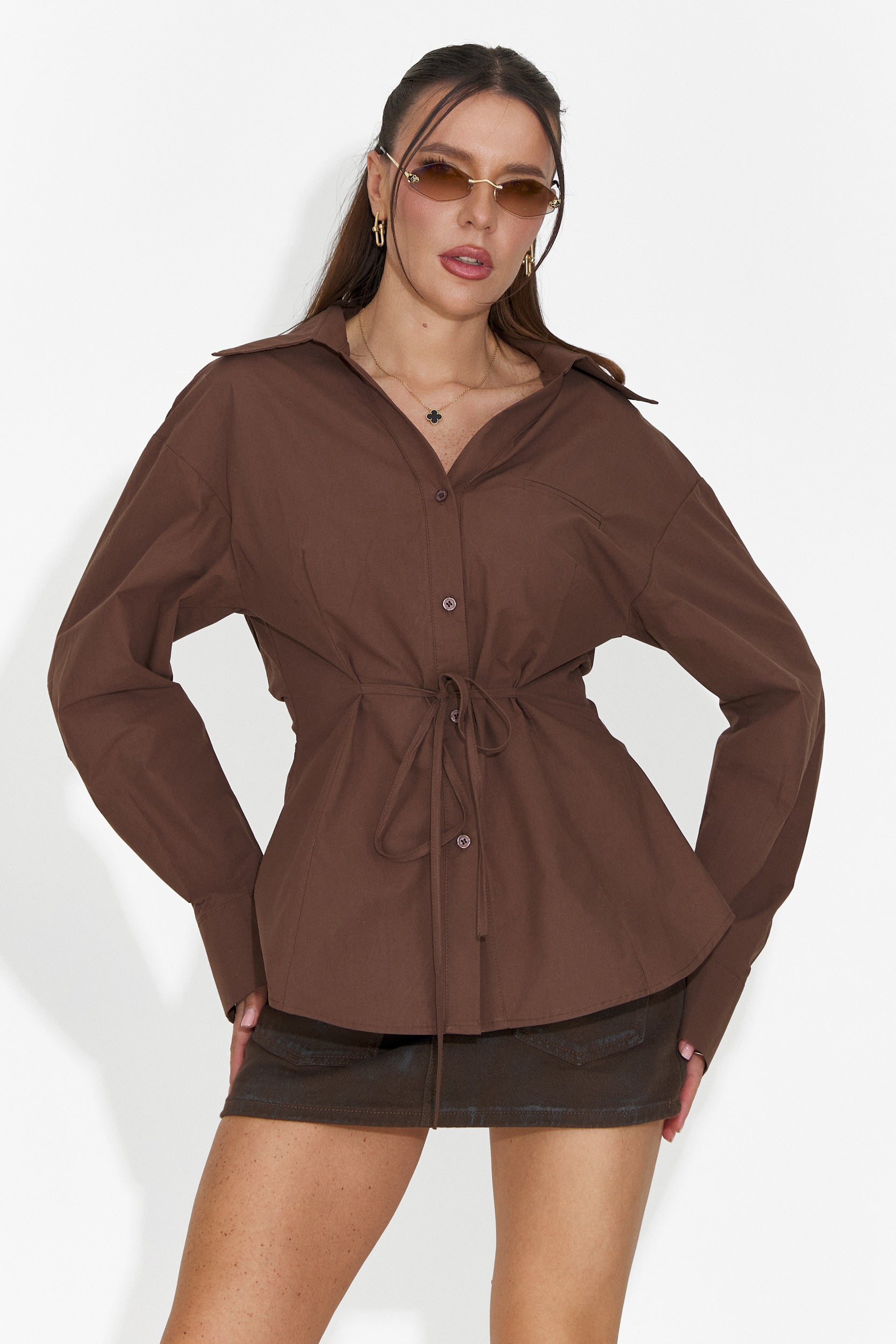 Elegante camicia marrone da donna Alesya Bogas