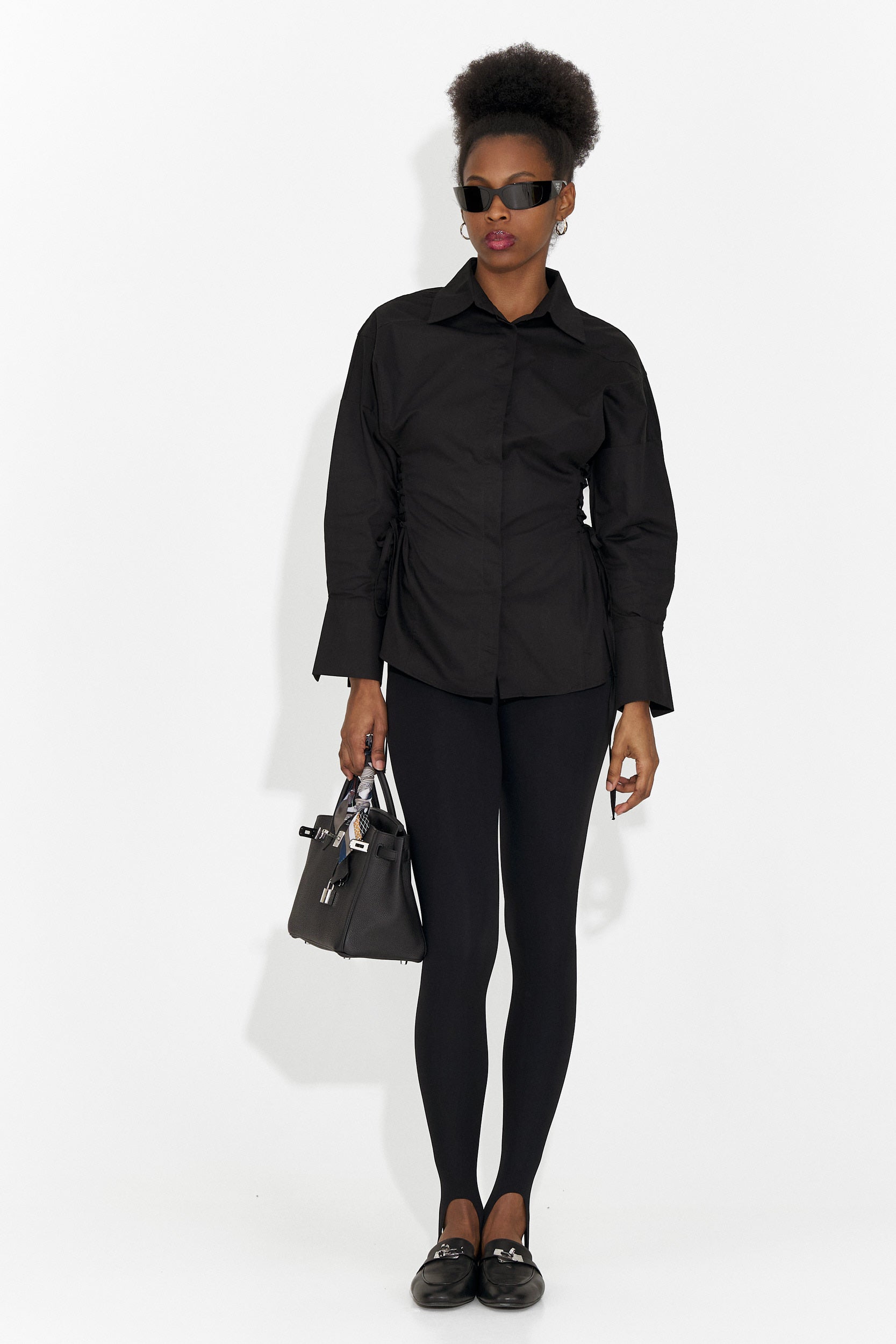 Elegante Blusa Nera da Donna di Sivelia Bogas