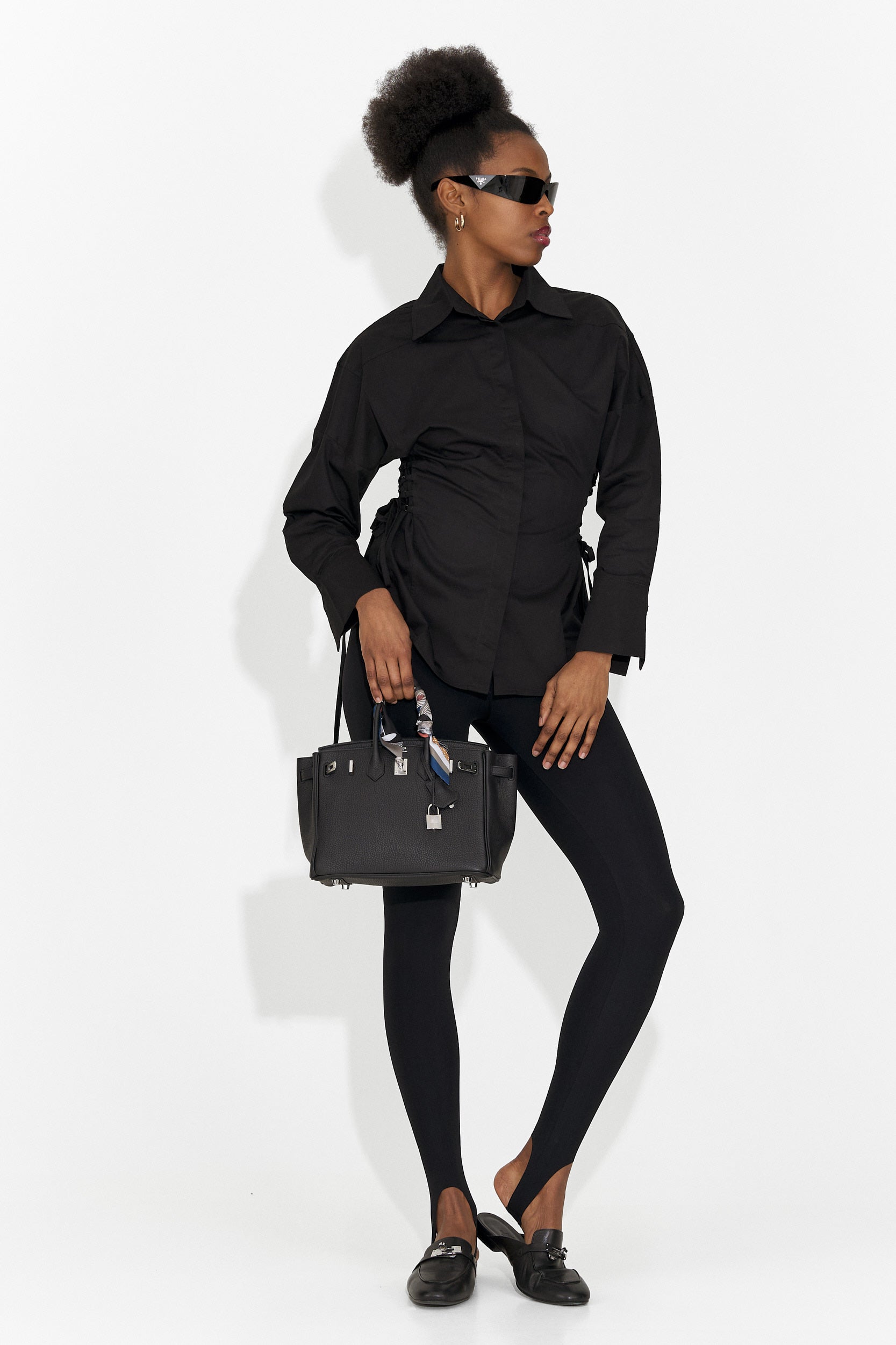 Elegante Blusa Nera da Donna di Sivelia Bogas