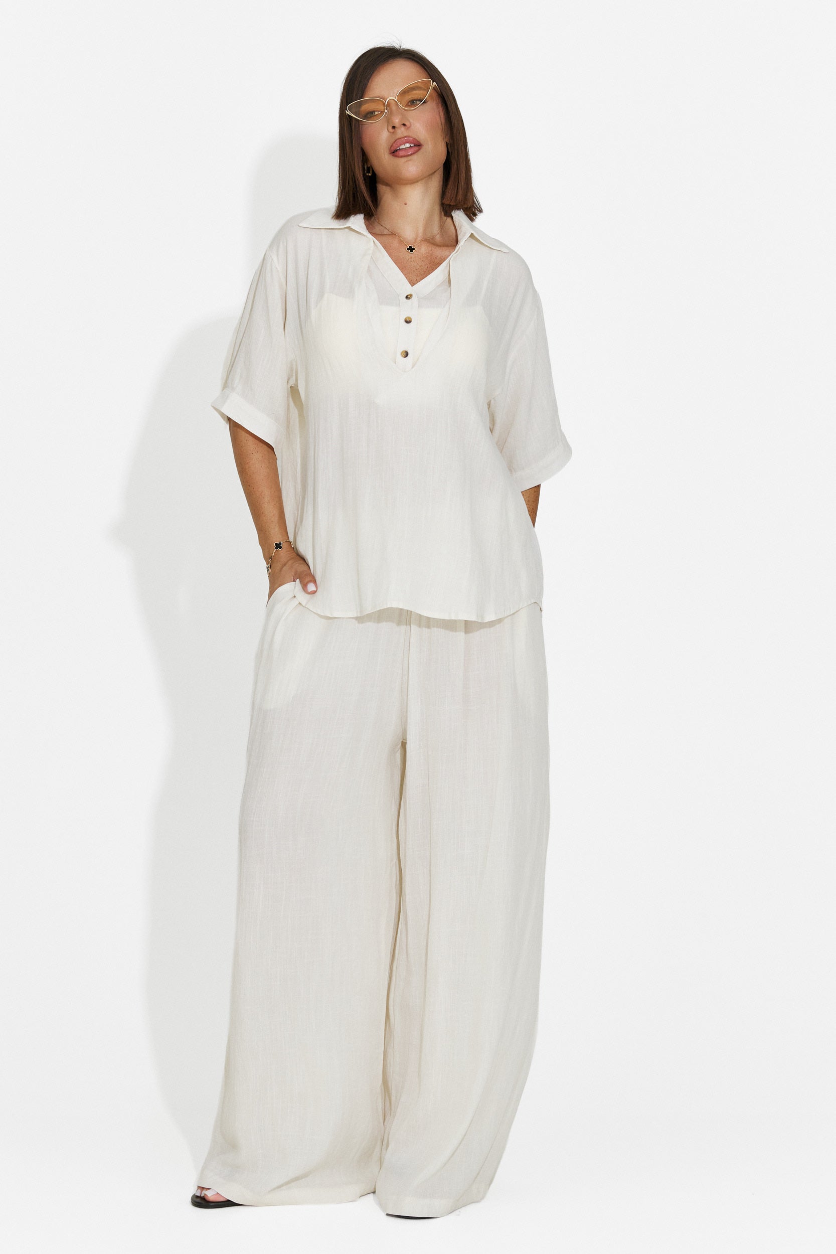 Completo donna camicia + pantaloni beige Anyela Bogas
