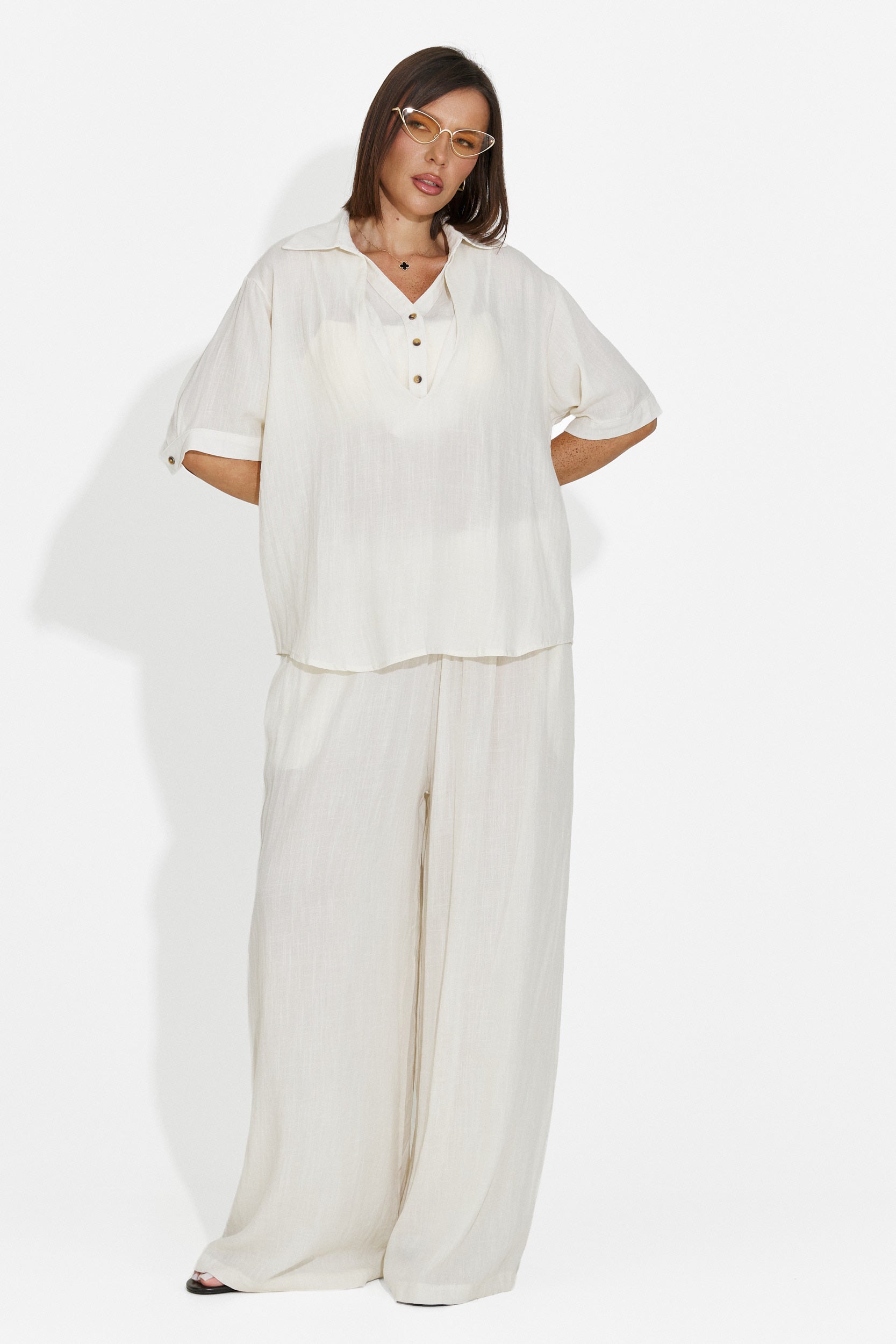 Completo donna camicia + pantaloni beige Anyela Bogas