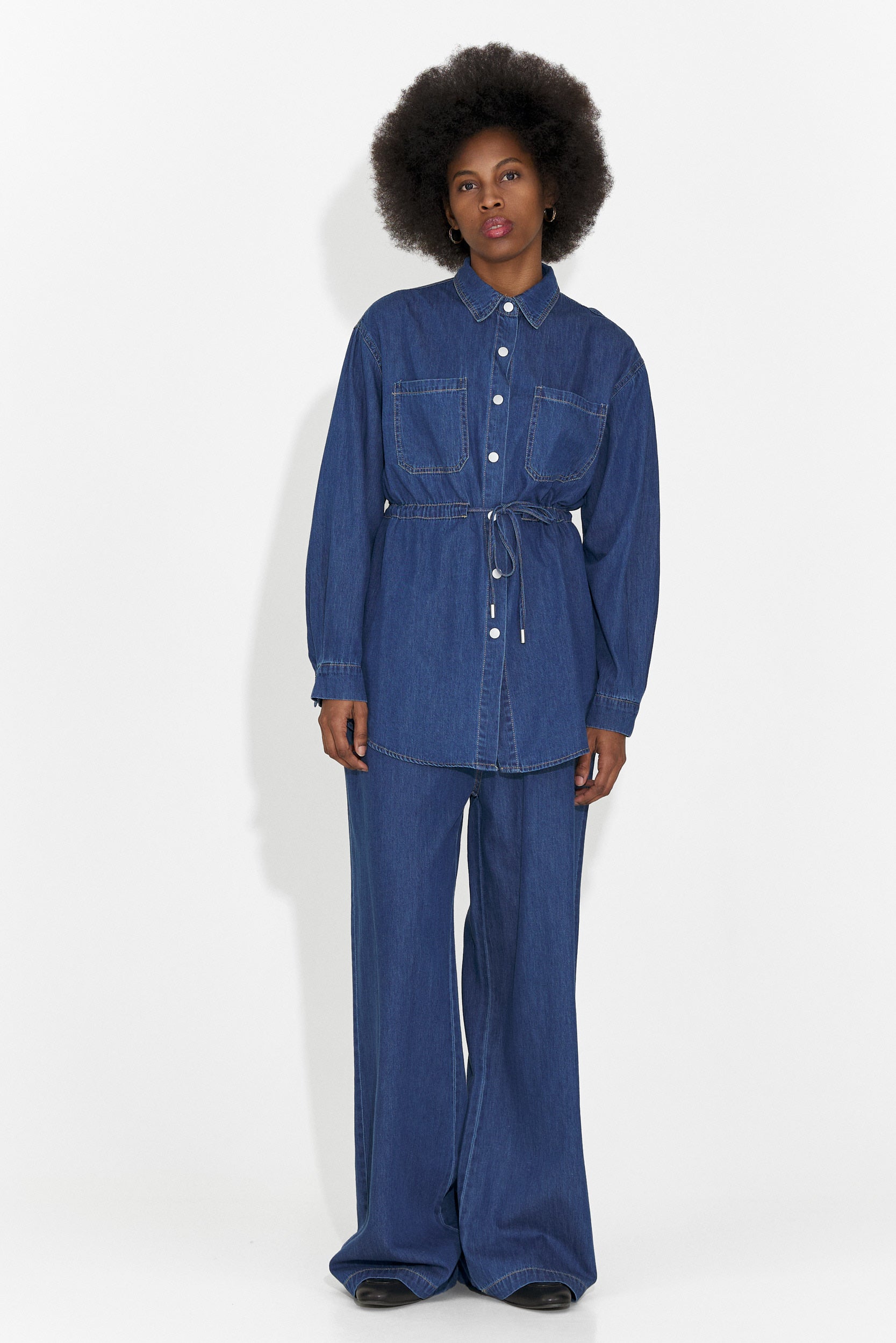 Casuale outfit blu da donna di Jesie Bogas