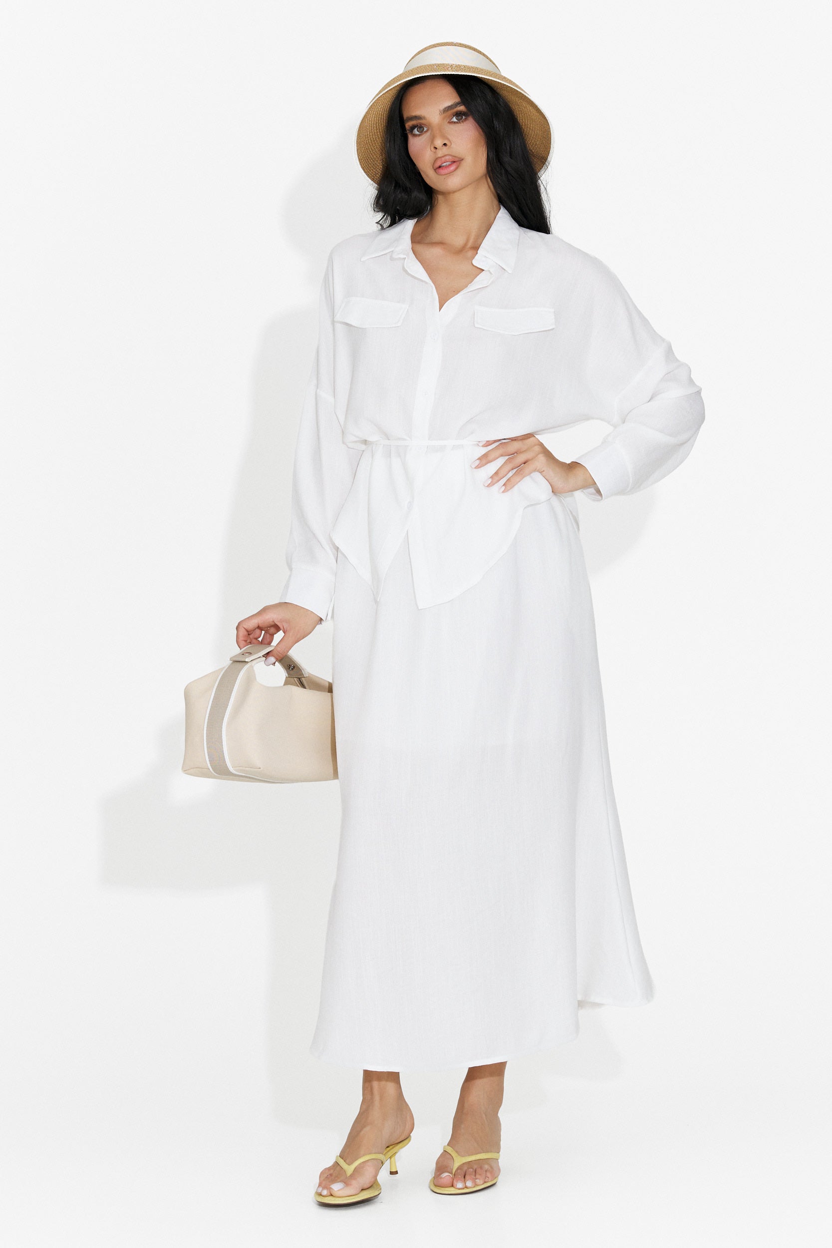 Tailleur da donna di Federika Bogas con gonna bianca