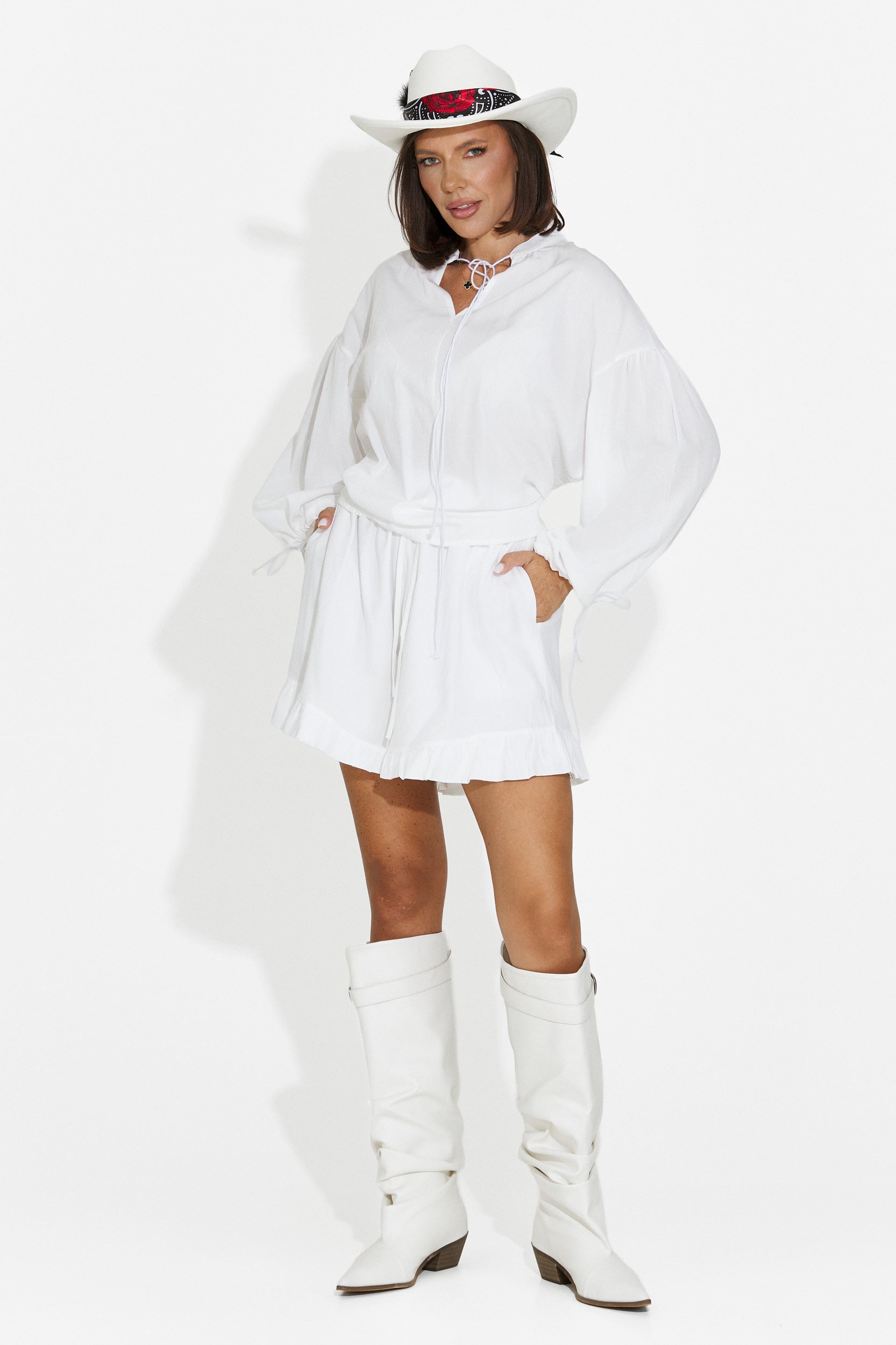 Completo donna con pantaloncini bianco Ruxanda Bogas