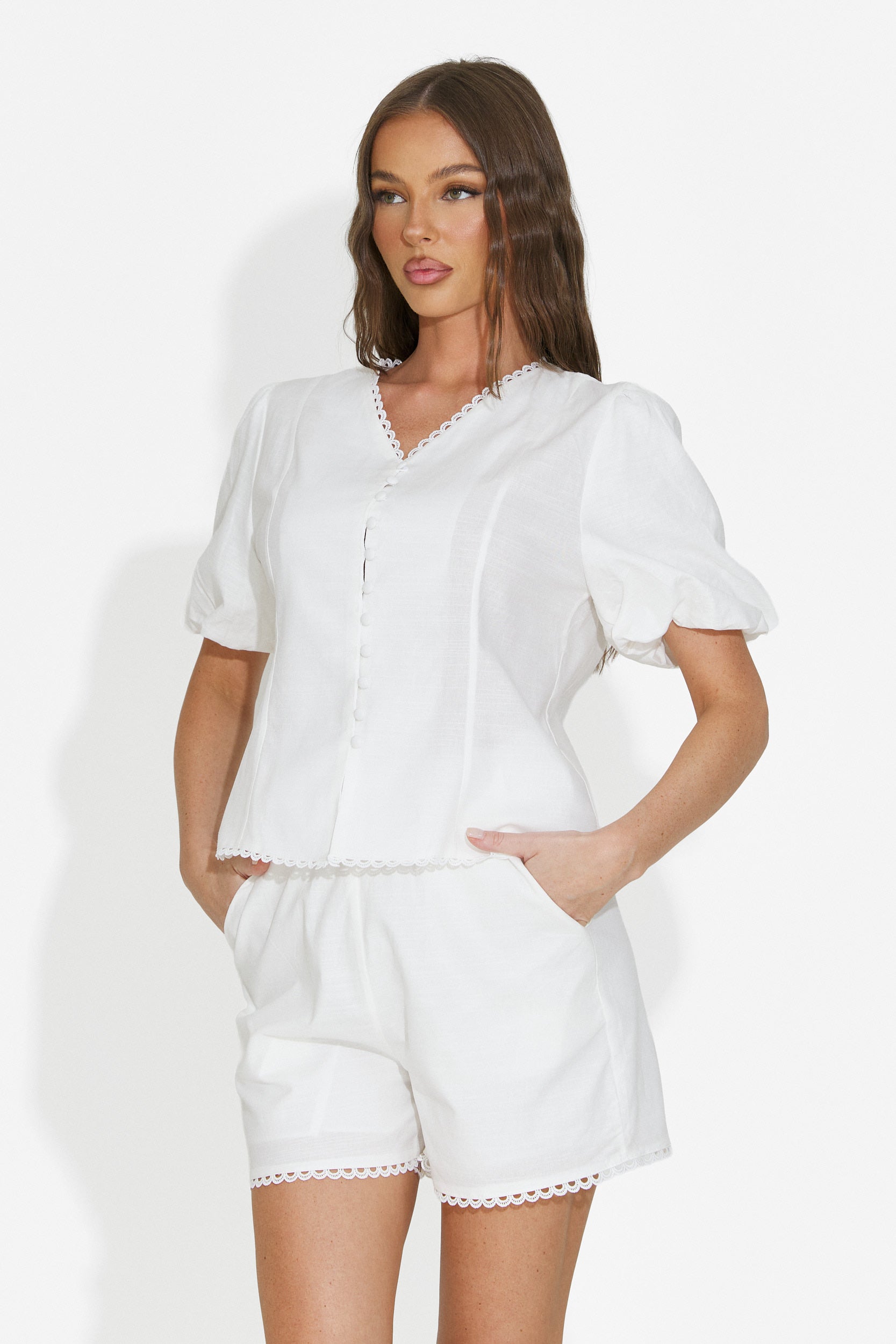 Completo da donna con pantaloni corti bianco Sarinea Bogas