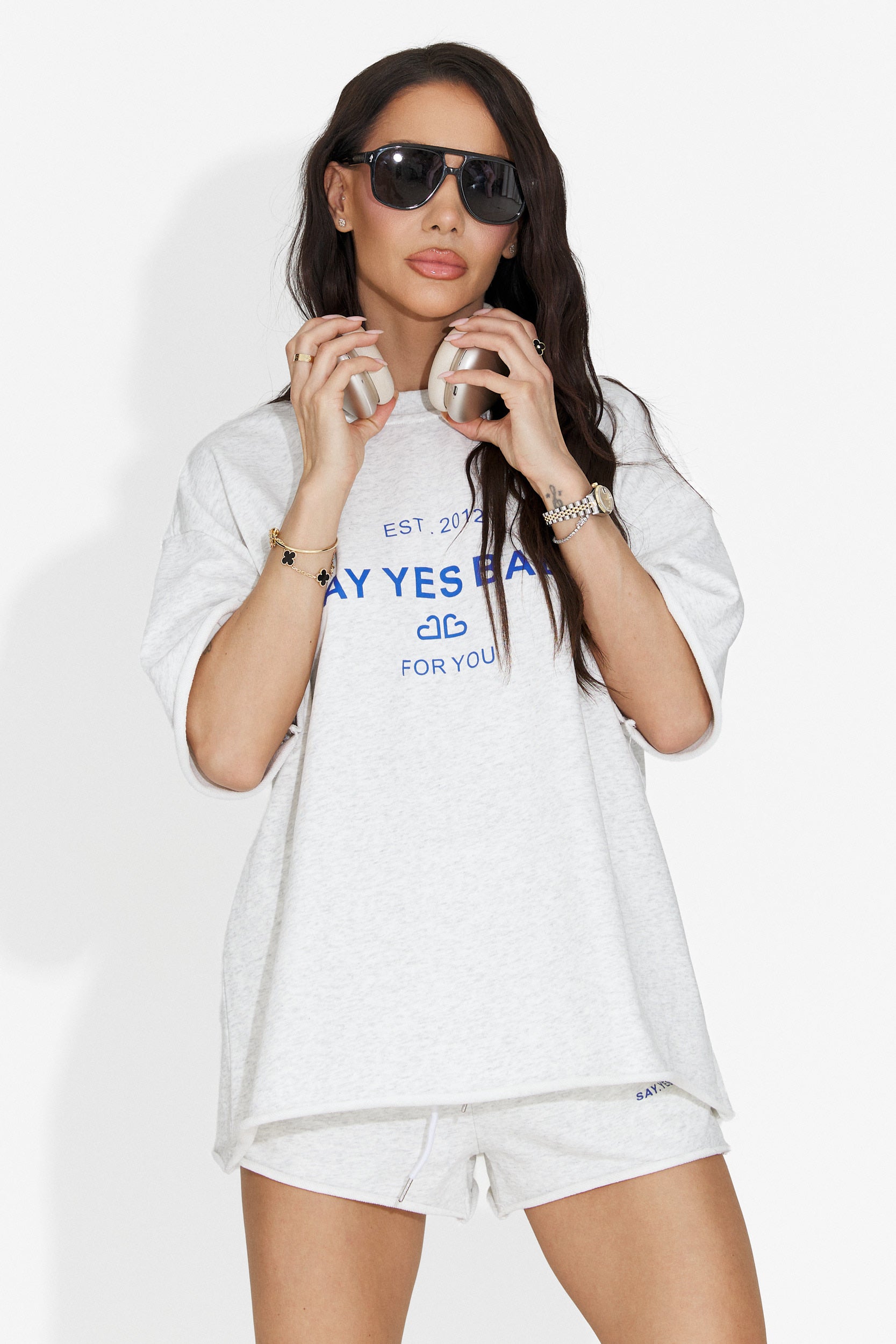 Set da donna Casiana Bogas con shorts grigi