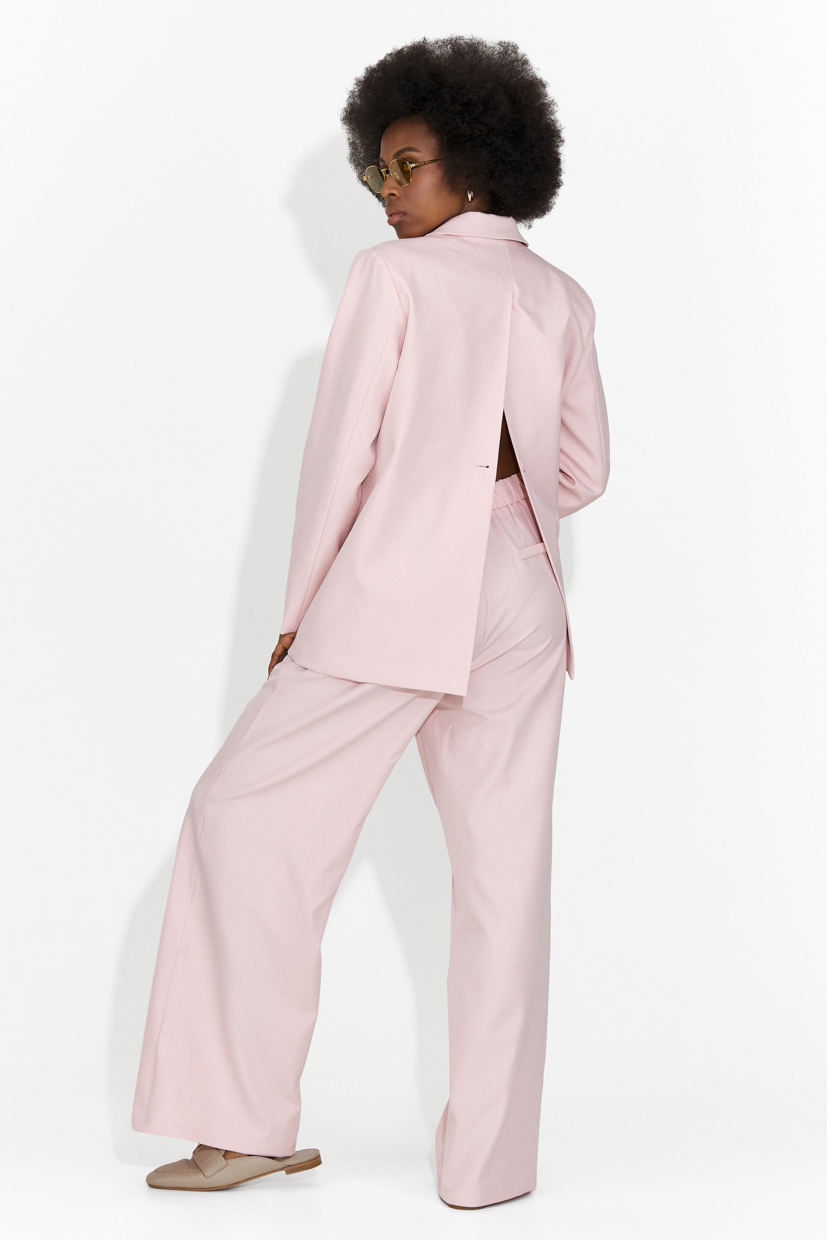Elegante tailleur rosa da donna Timelia Bogas