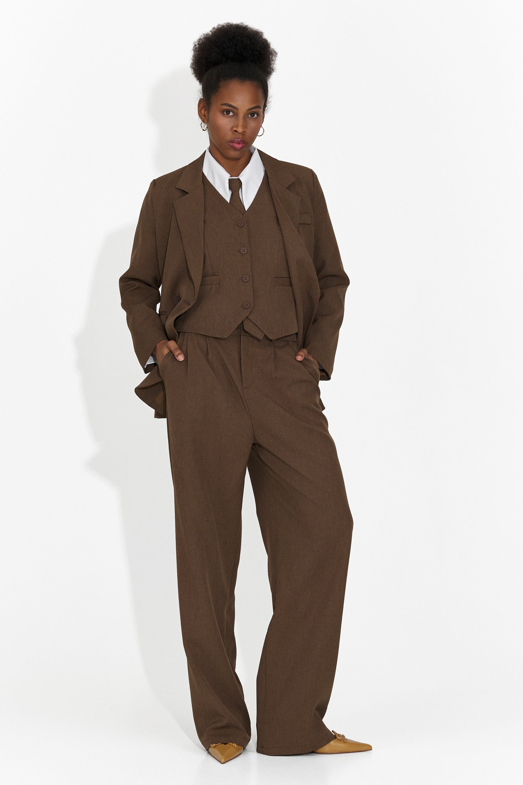 4 Pezzi Completo Pantaloni + Gilet + Giacca + Cravatta Marrone