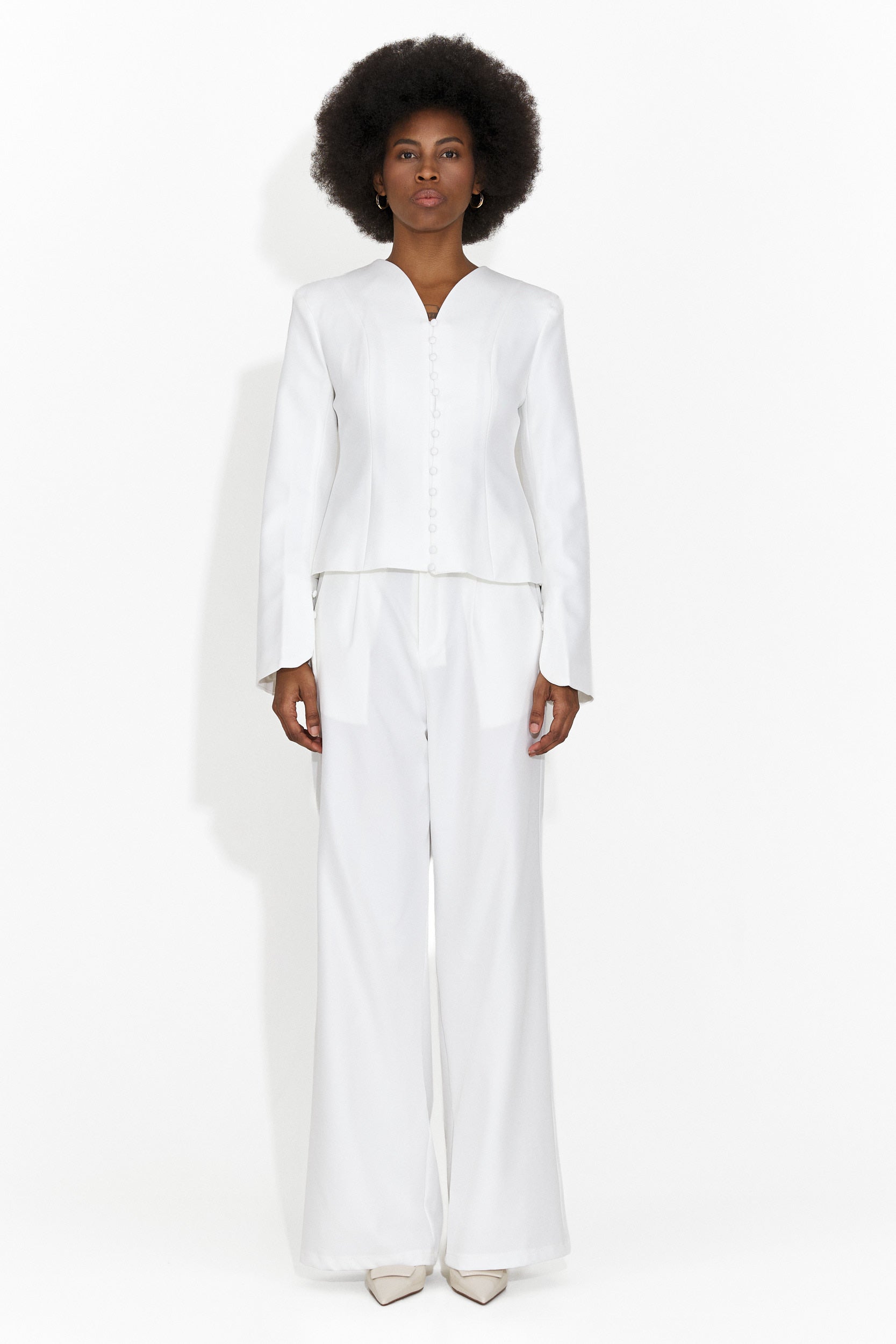 Elegante Completo Bianco con Pantaloni di Jayne Bogas