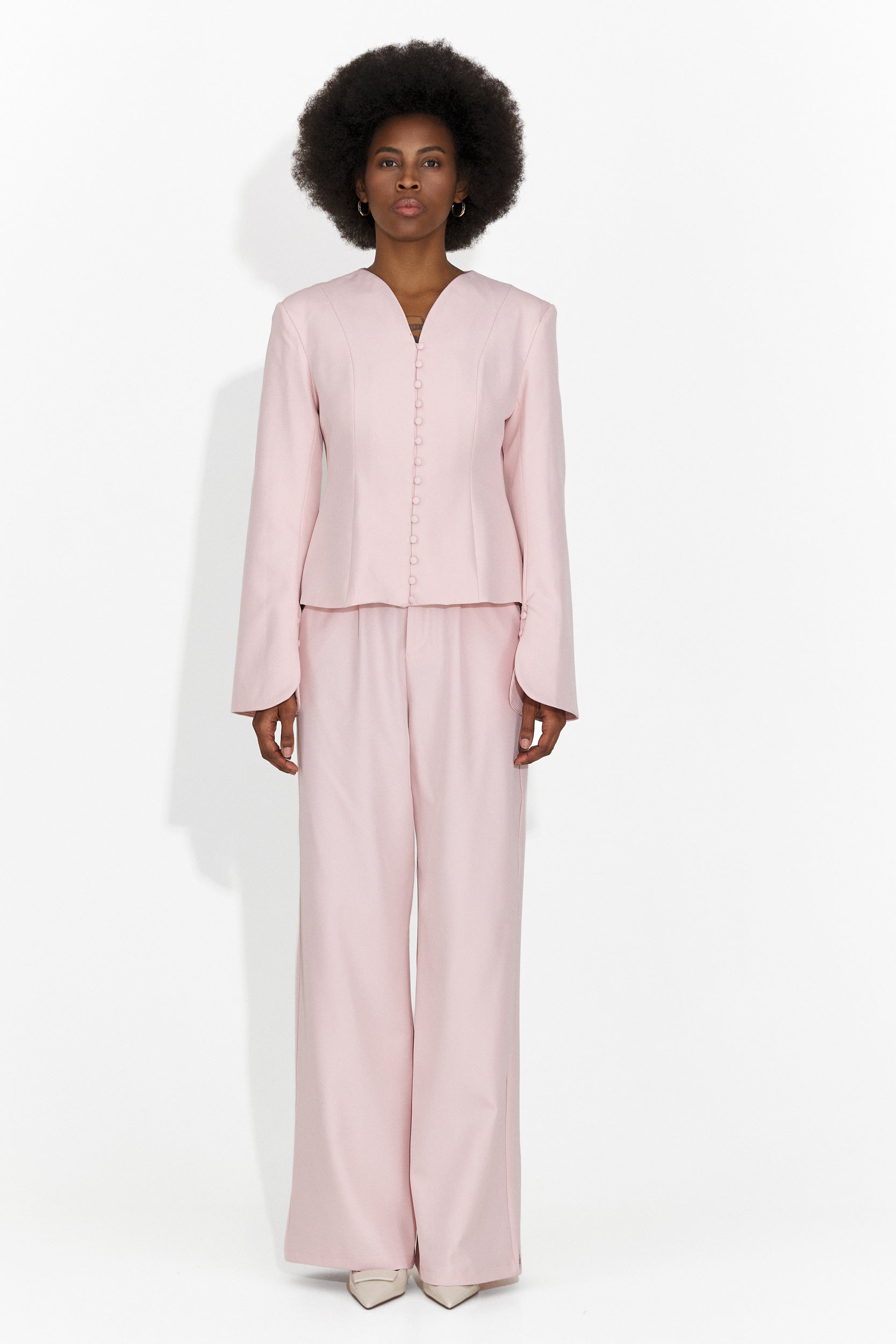 Elegante Completo Rosa con Pantaloni di Jayne Bogas