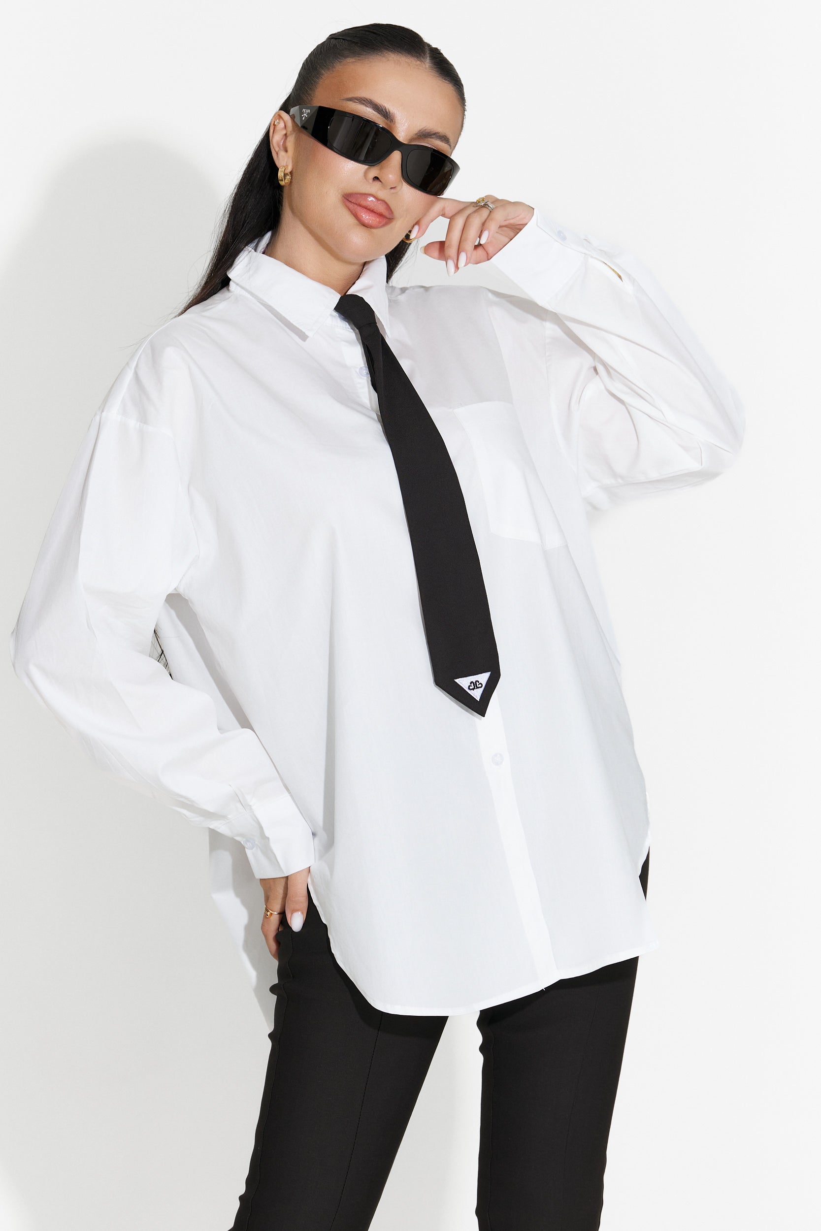 Cravatta Nera da Donna di Daizi Bogas