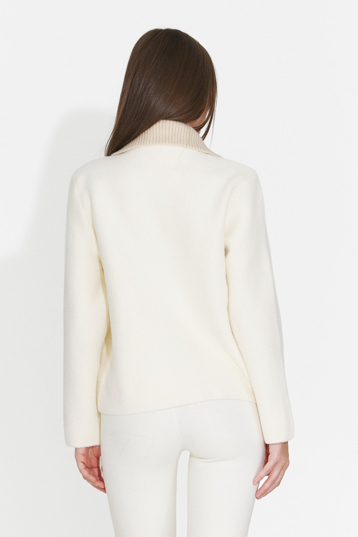 Jacheta casual crem Jatvoelia Bogas
