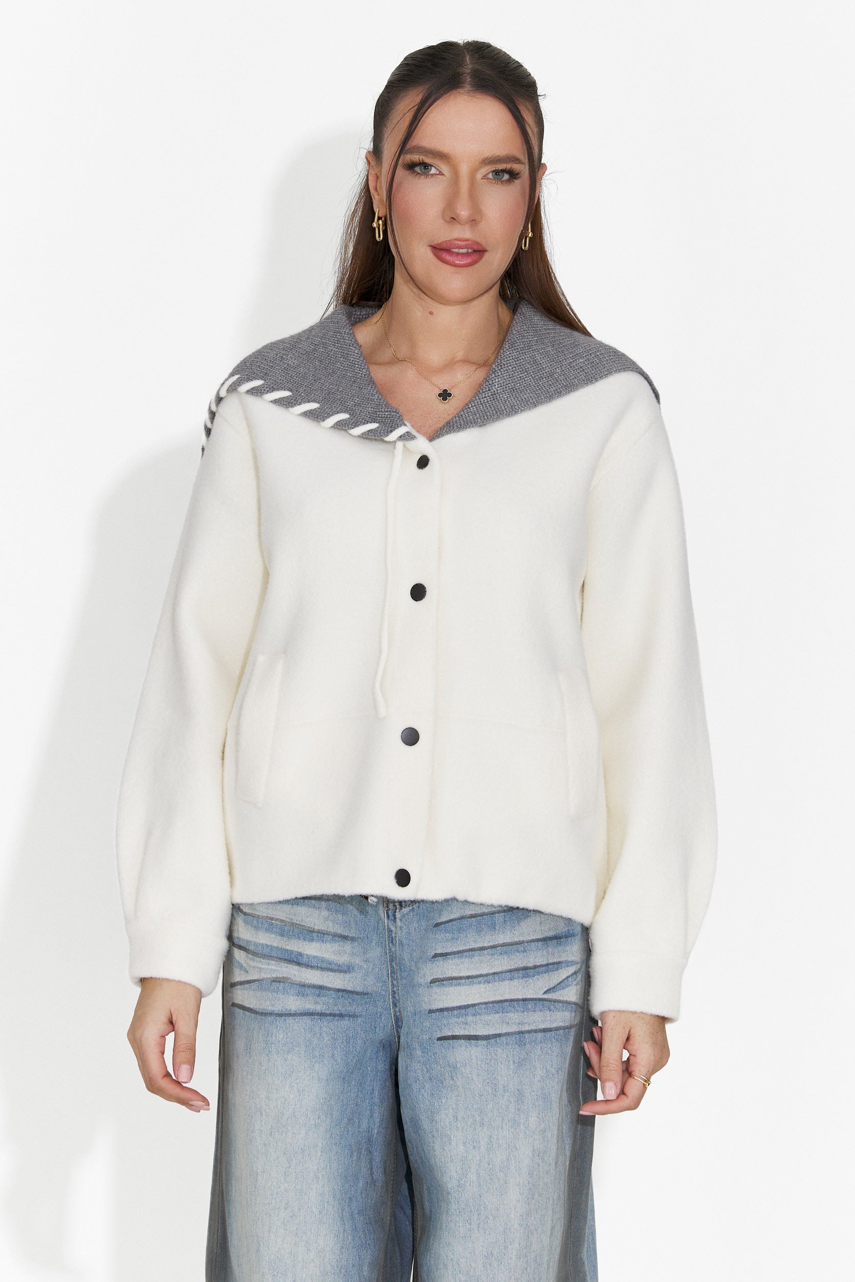 Elegante Giacca da Donna in Crema di Agapia Bogas