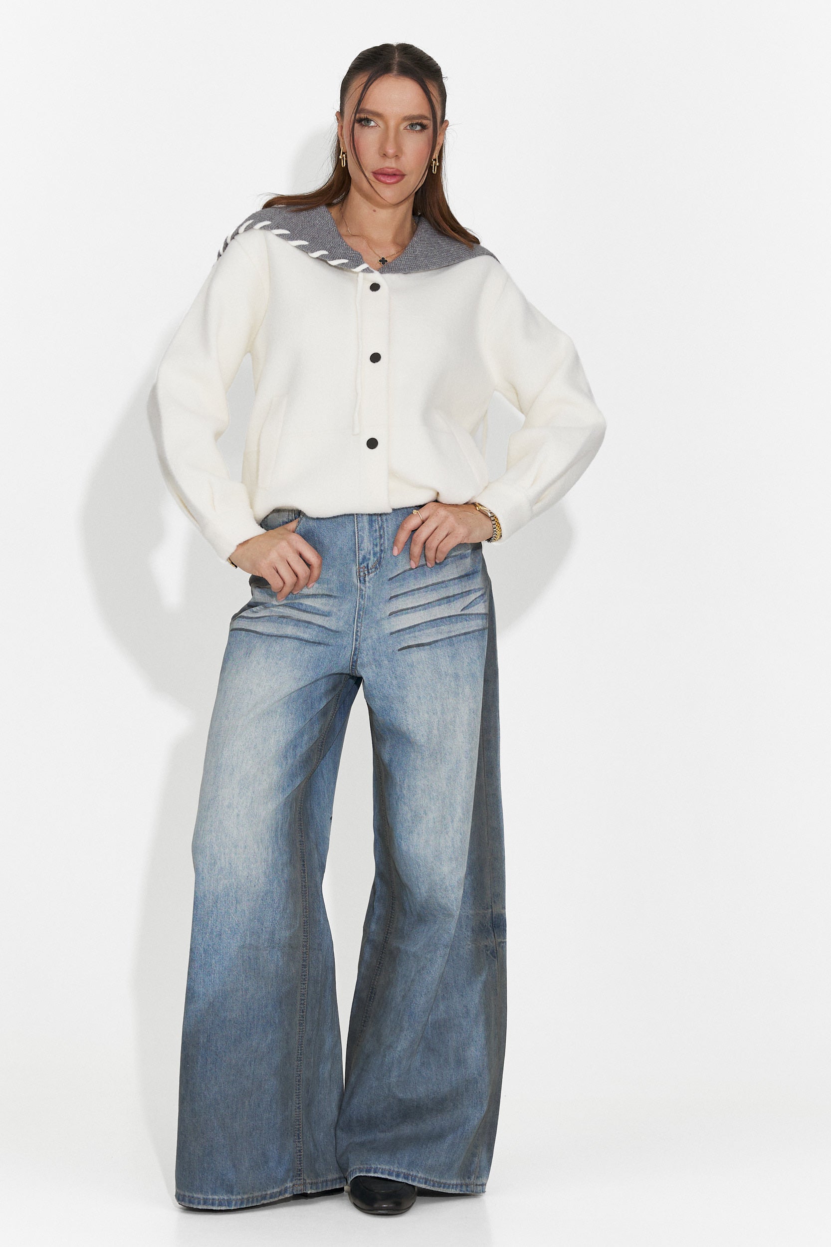 Elegante Giacca da Donna in Crema di Agapia Bogas