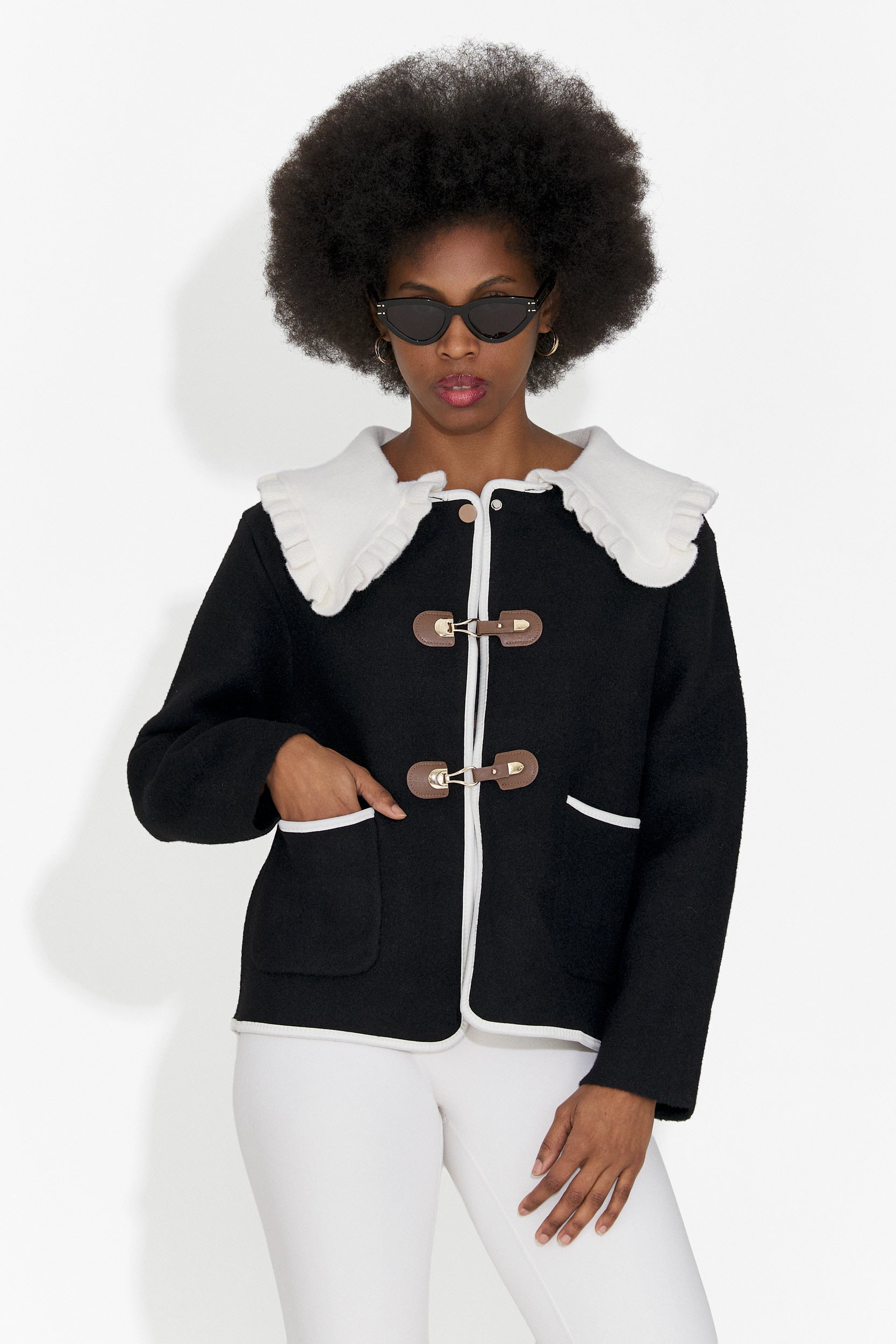 Elegante Giacca Nera da Donna di Atila Bogas