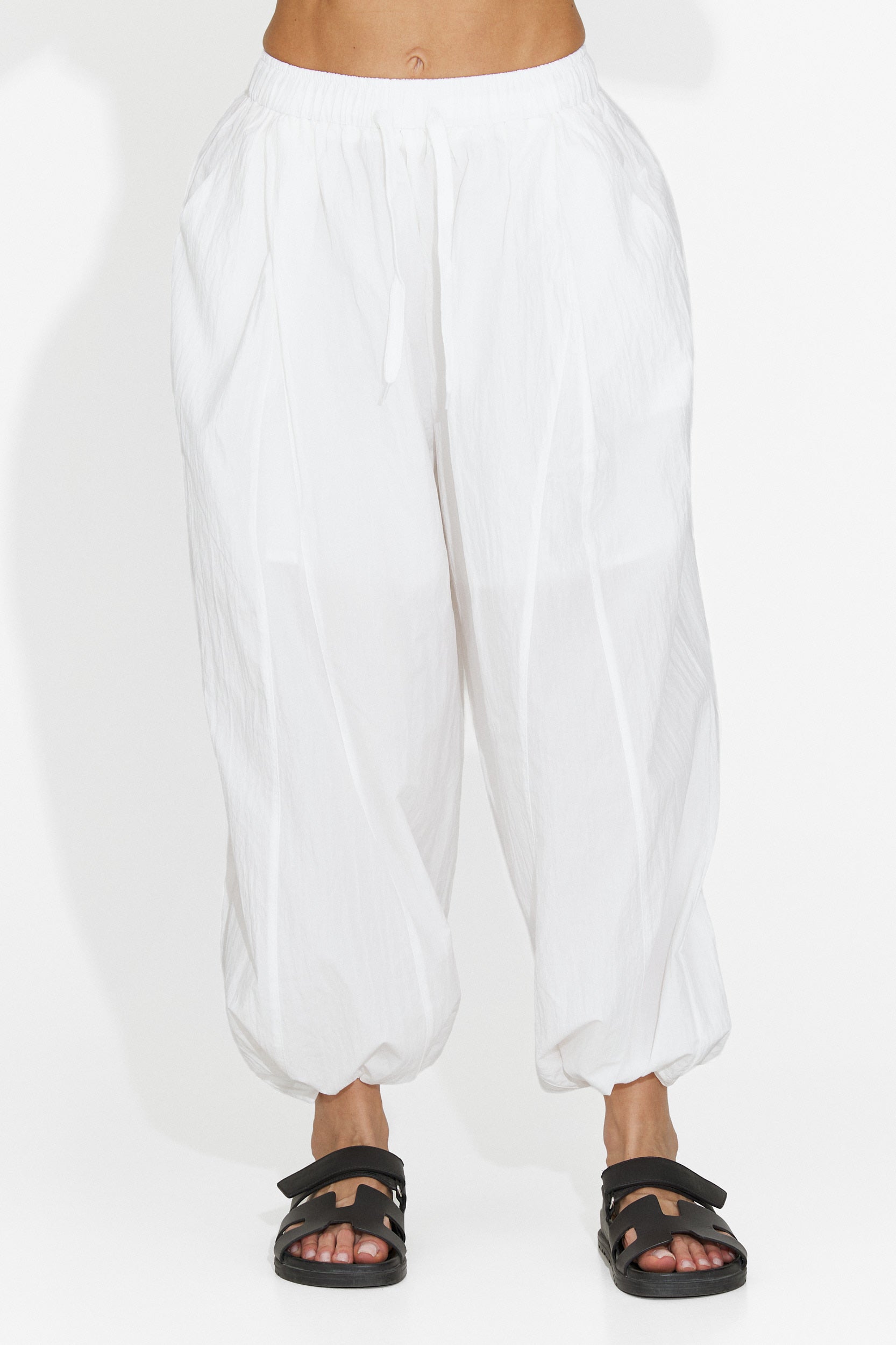 Pantaloni dama casual albi Lyhok Bogas