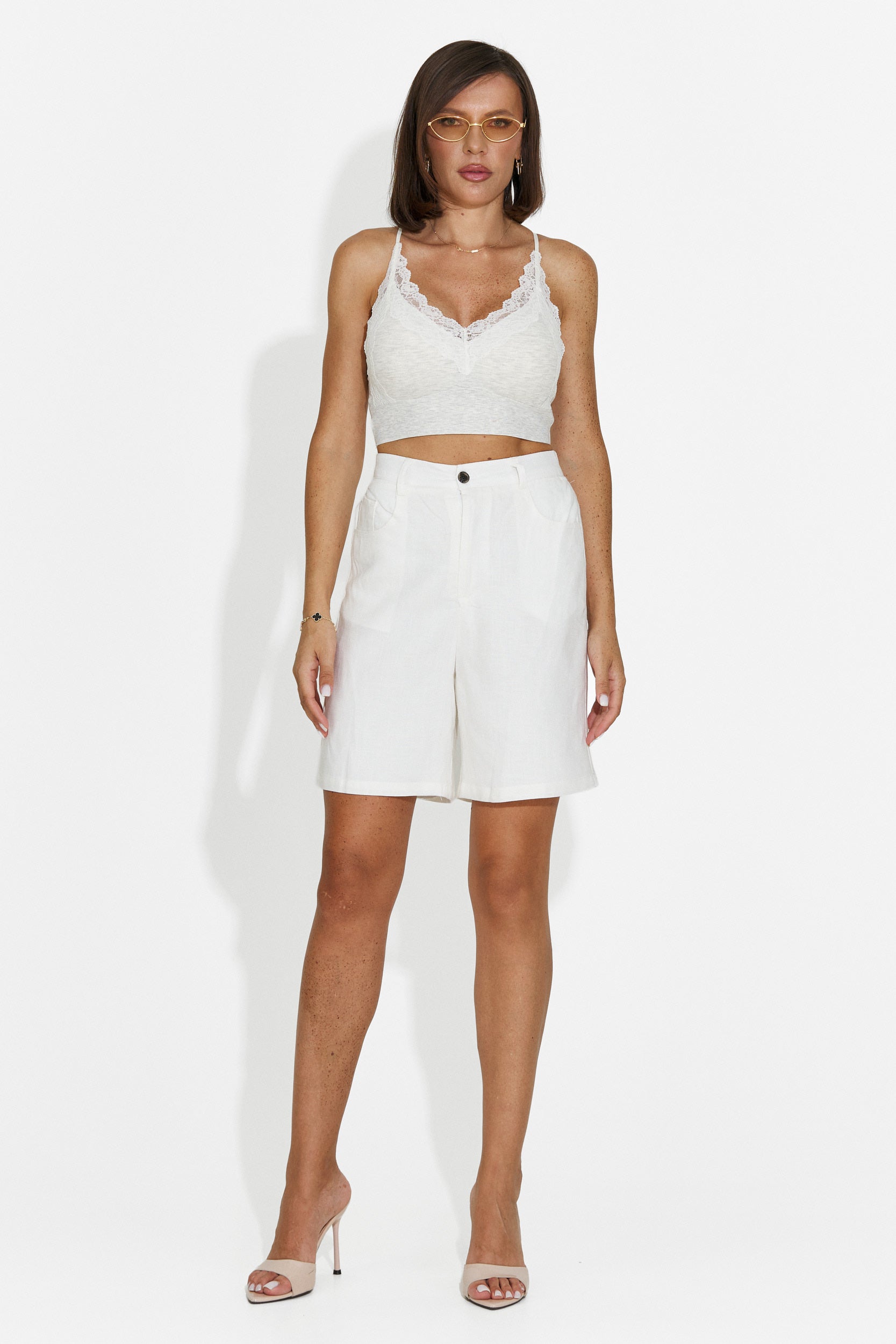 Pantaloni Corti Bianchi da Donna di Sileya Bogas