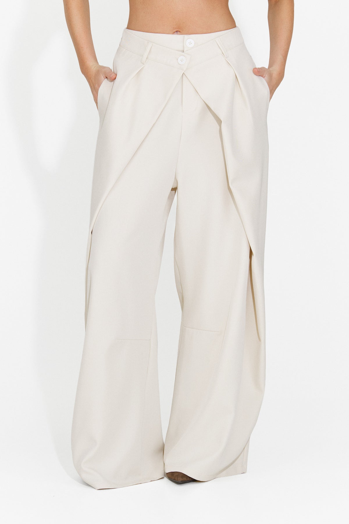 Pantaloni eleganti crem Veliritara Bogas