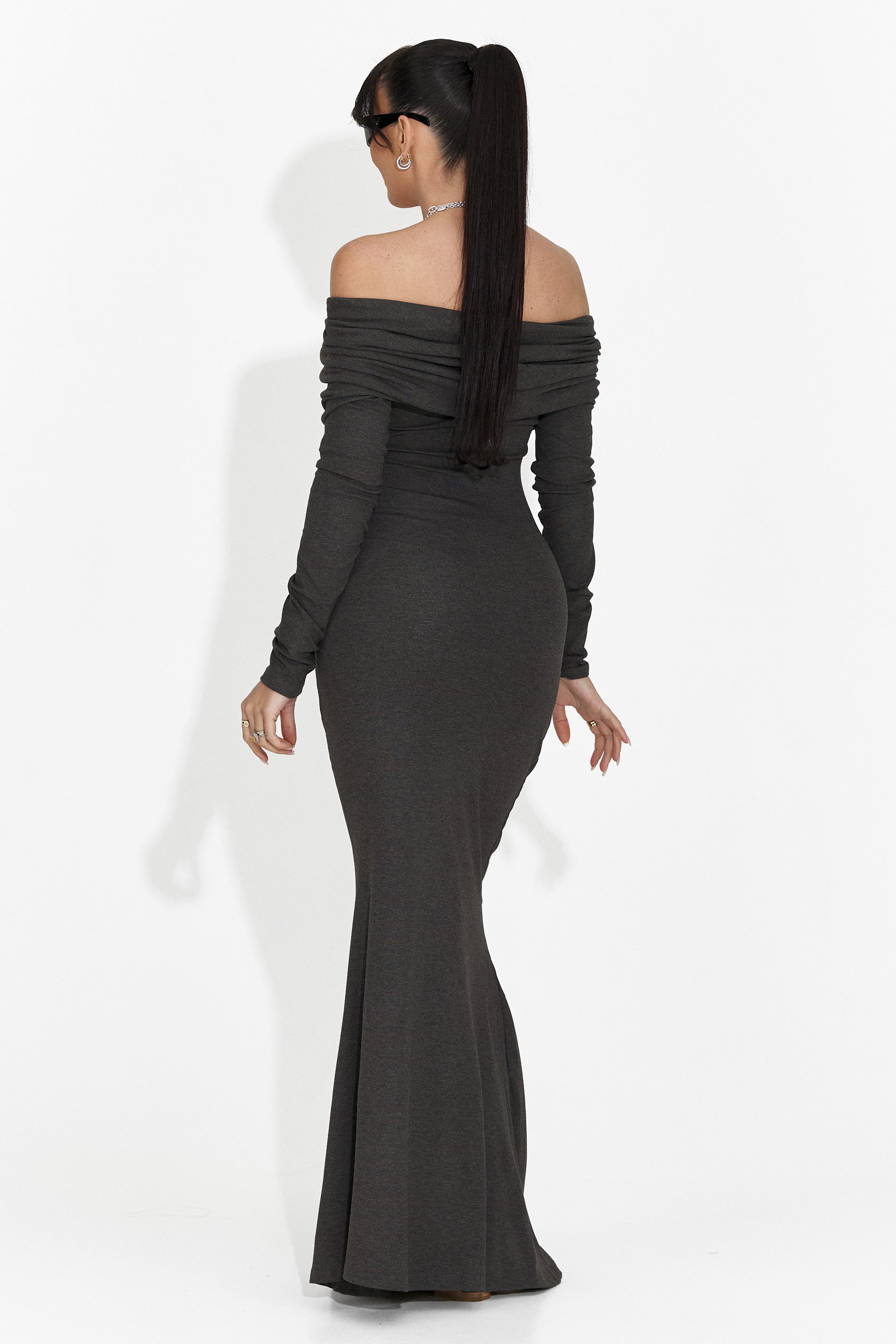 Abito Lungo Grigio da Donna di Briania Bogas