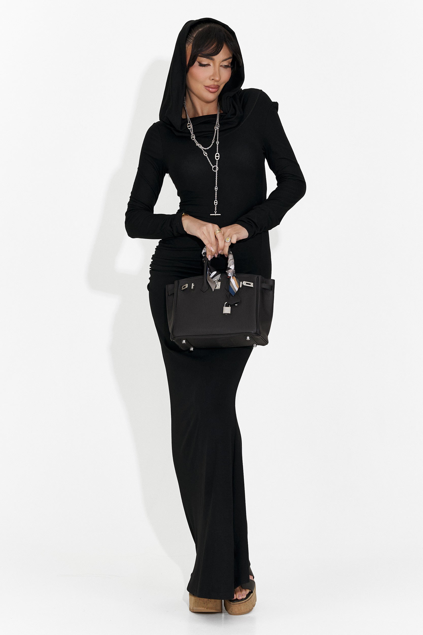 Abito Lungo Nero per Donne di Briania Bogas