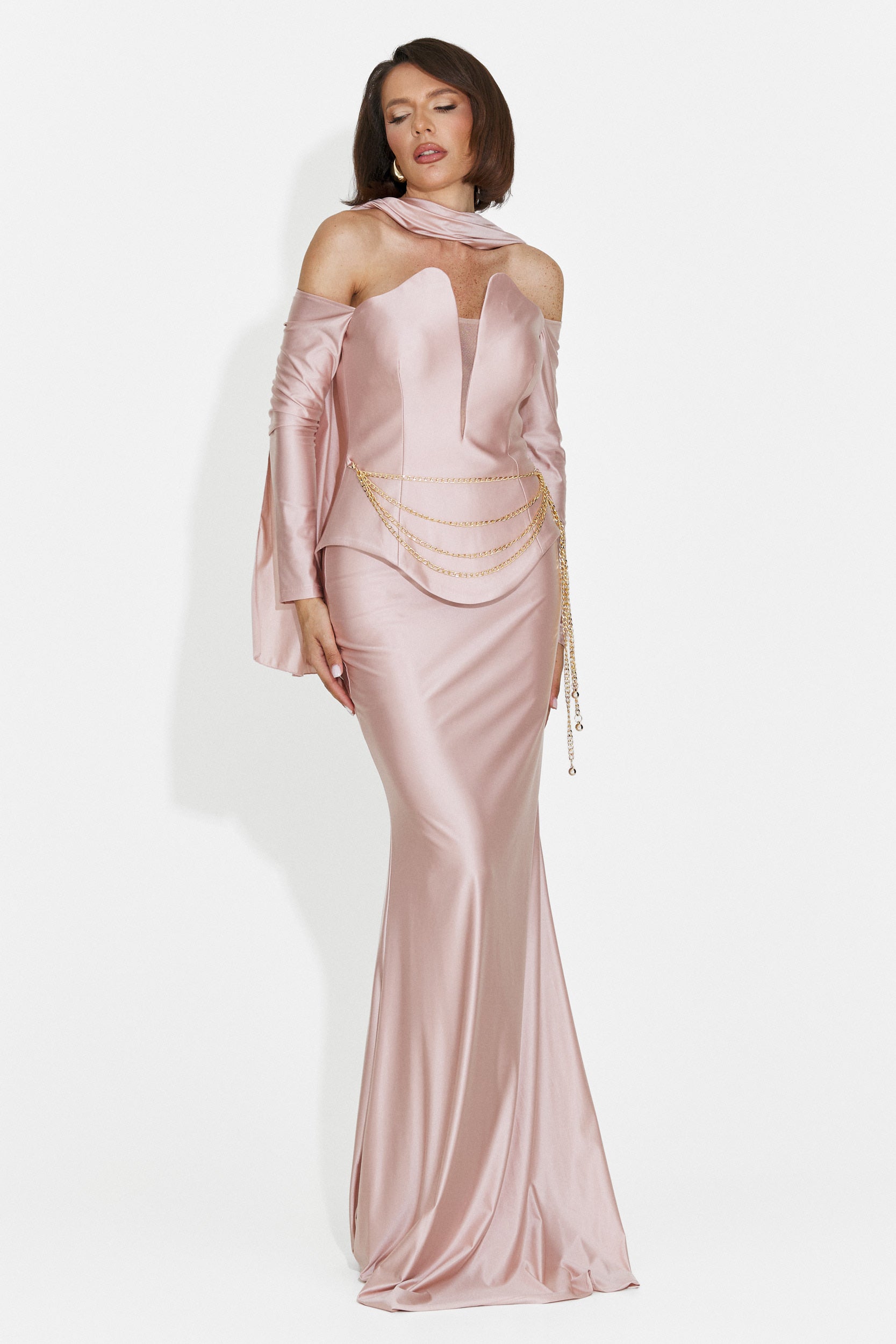 Lungo Vestito Rosa da Donna di Paulina Bogas