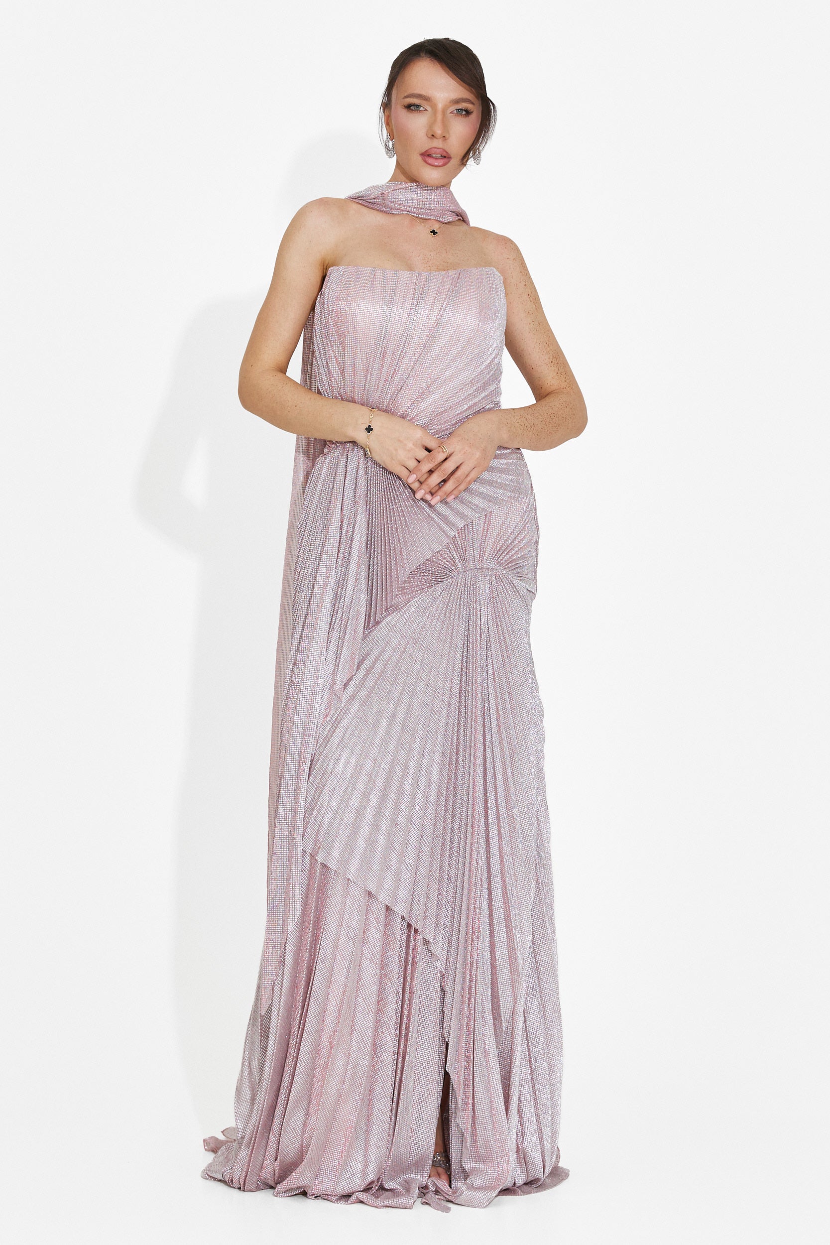 Lungo Vestito Rosa da Donna di Veriona Bogas