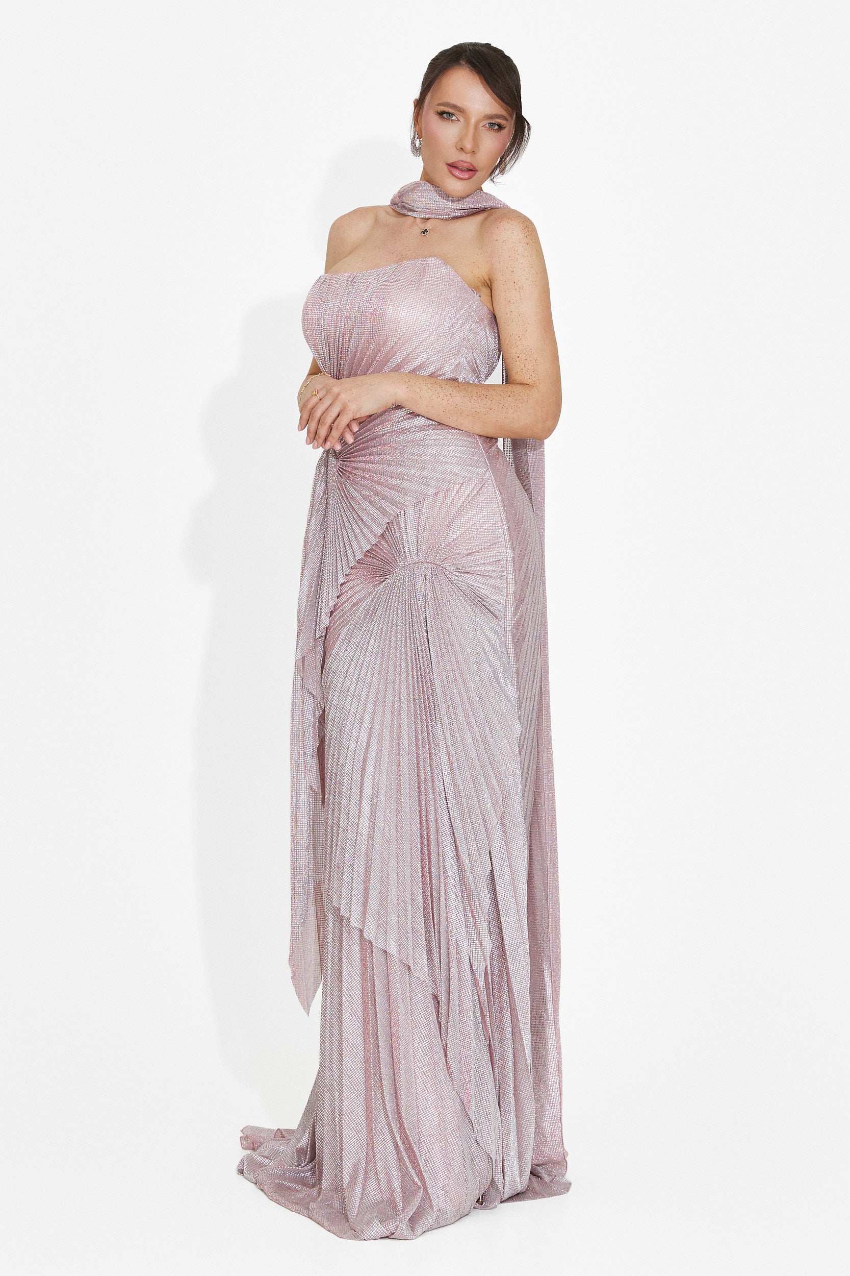 Lungo Vestito Rosa da Donna di Veriona Bogas