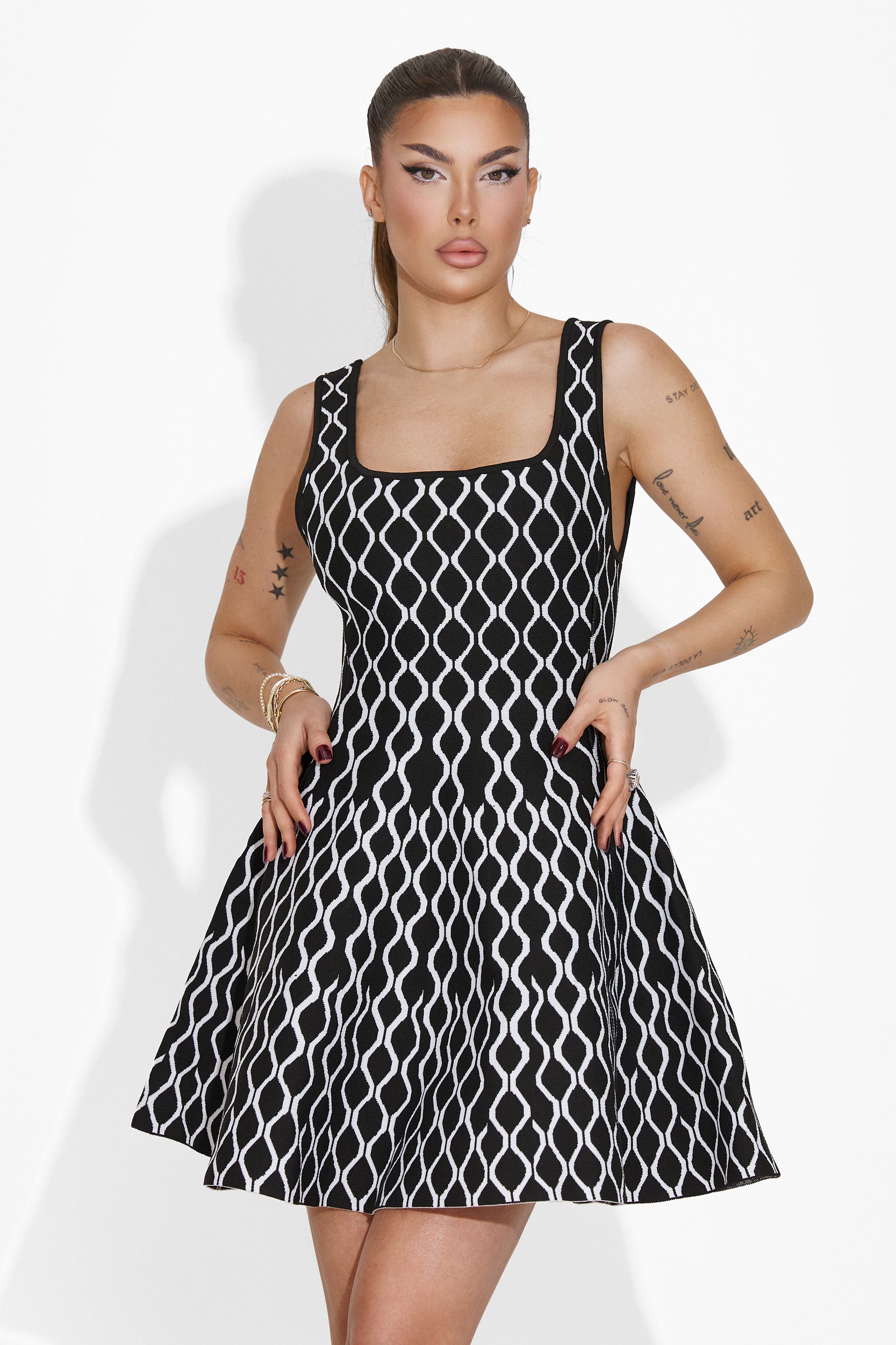 Abito corto elegante nero da donna Shirma Bogas