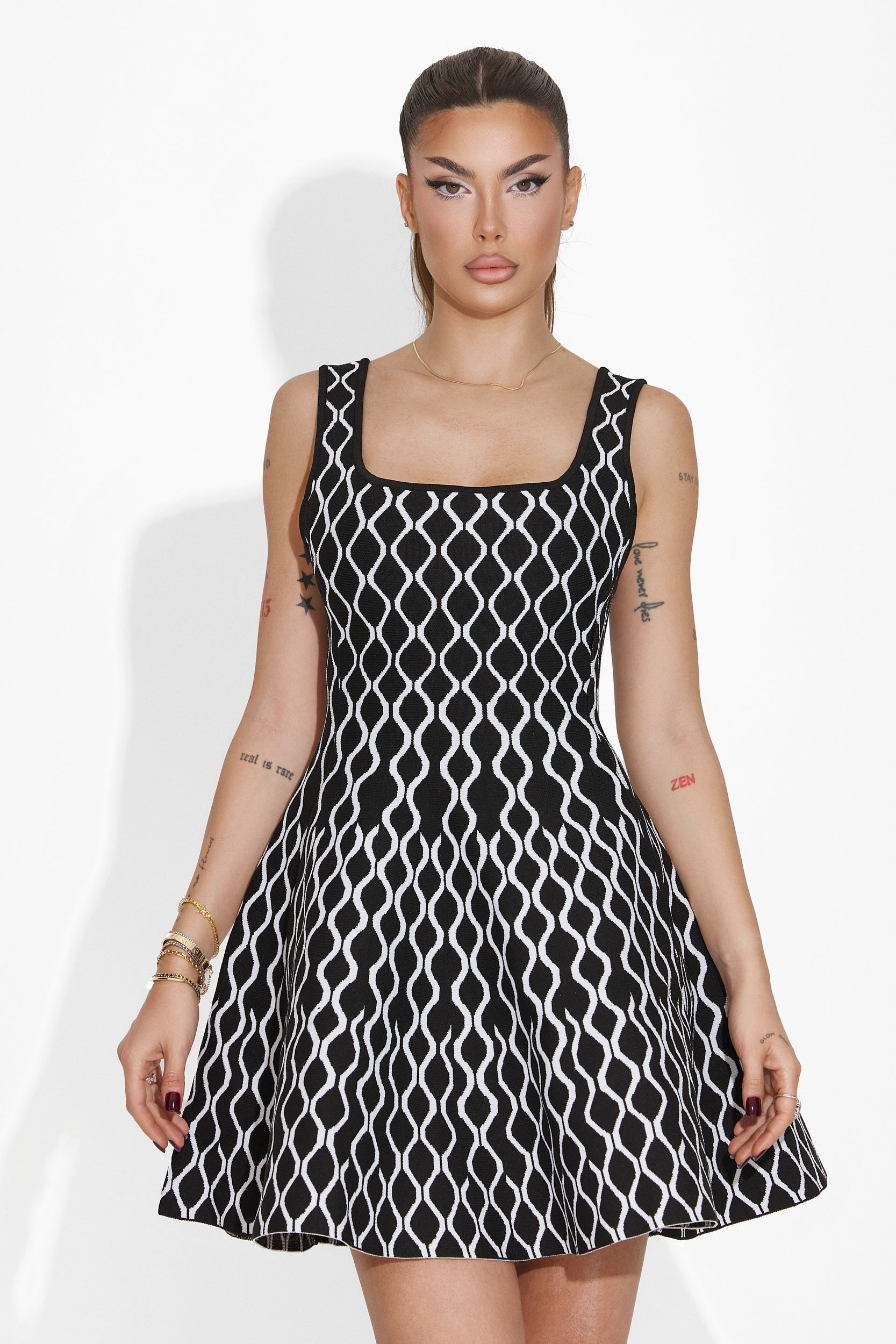 Abito corto elegante nero da donna Shirma Bogas