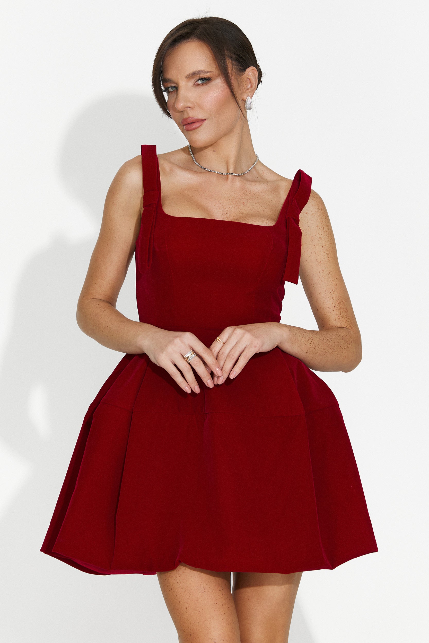 Abito Rosso Corto per Donne di Narcisia Bogas