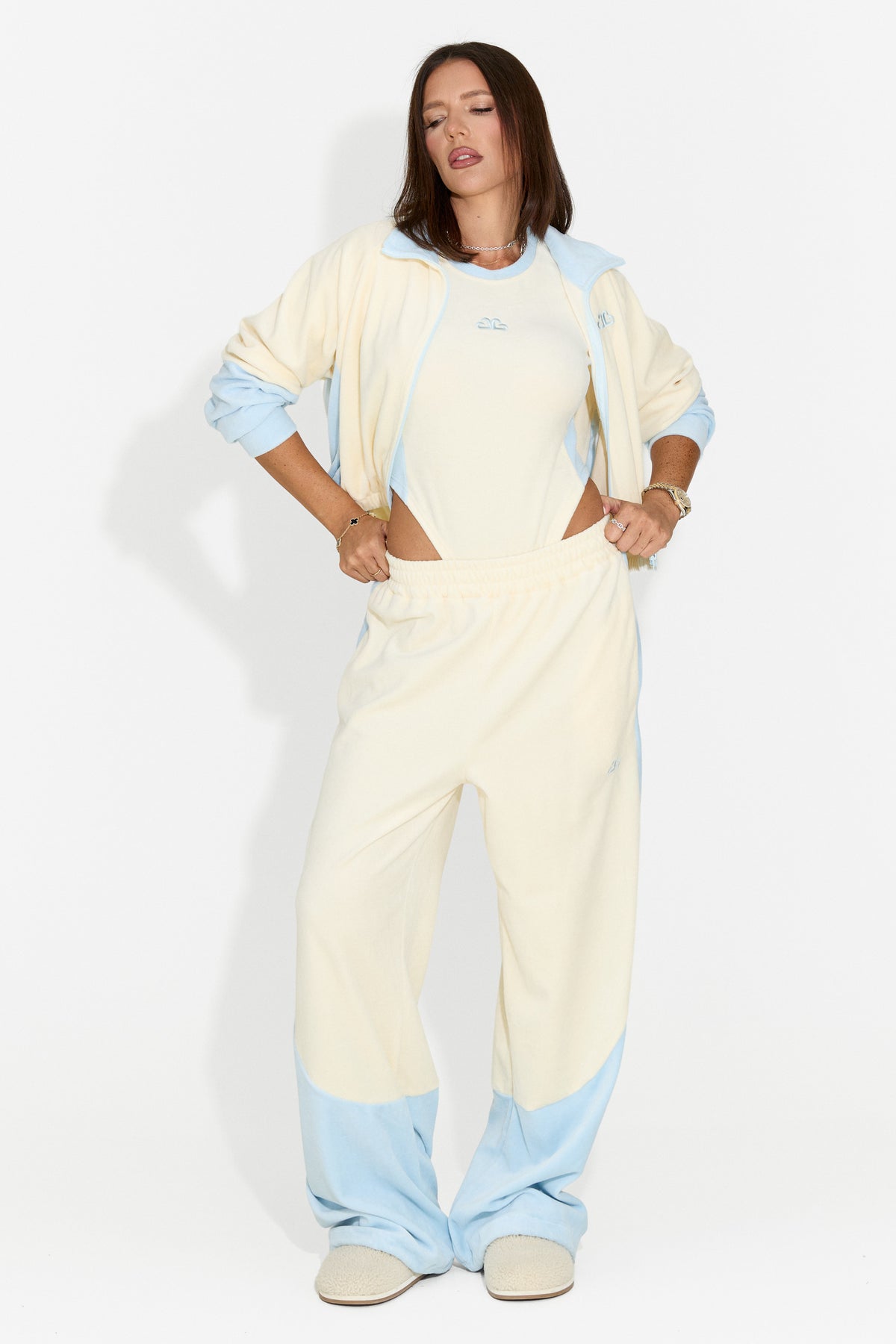 Tuta da donna casual 3 pezzi color crema Velydvieria Bogas