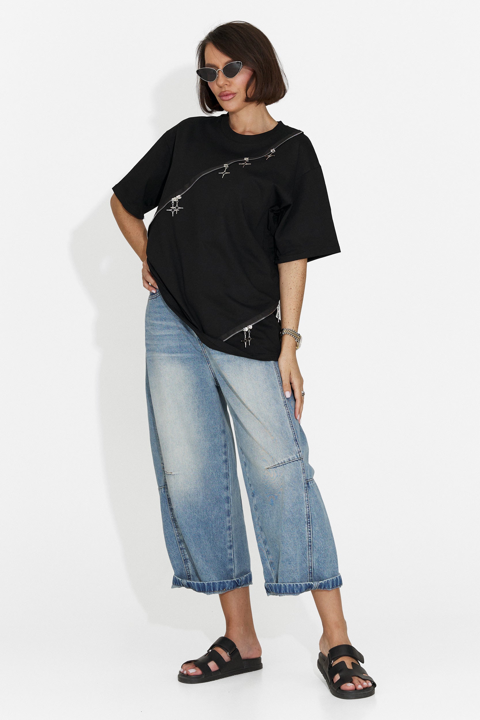 Casuale t-shirt nera con ruches per signore di Bogas
