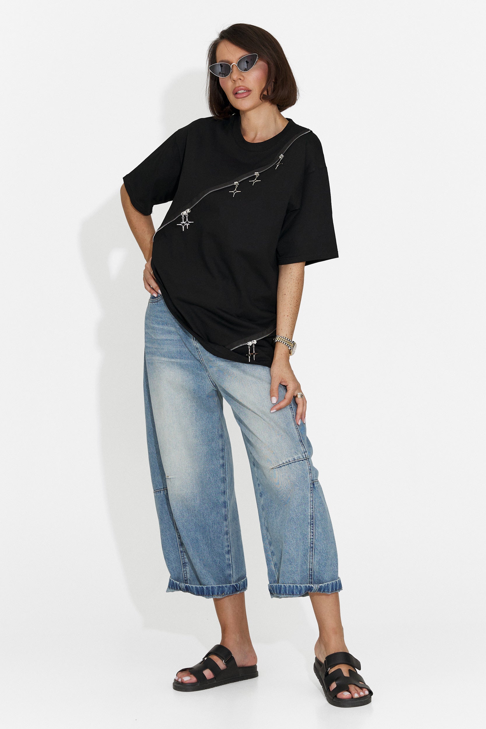 Casuale t-shirt nera con ruches per signore di Bogas