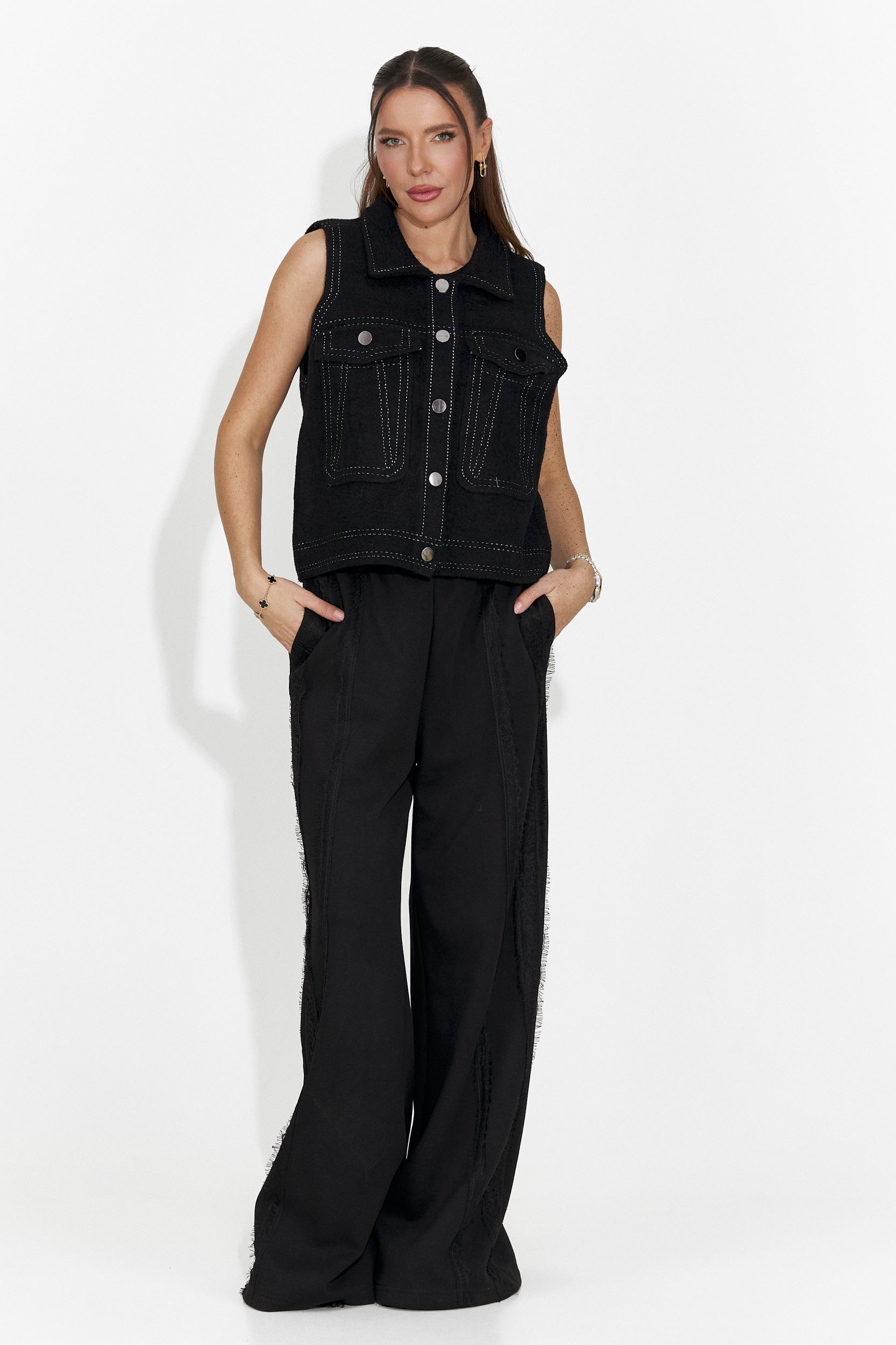 Gilet Casual Nero da Donna di Kaleria Bogas