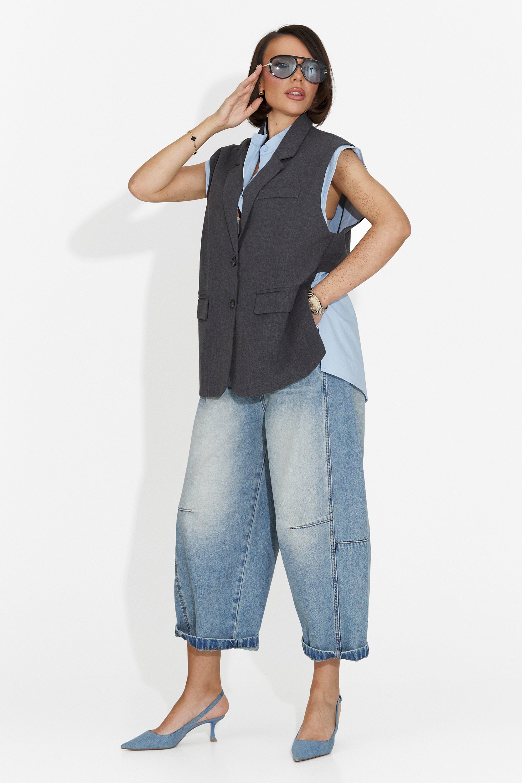Elegante Gilet Grigio da Donna di Danya Bogas