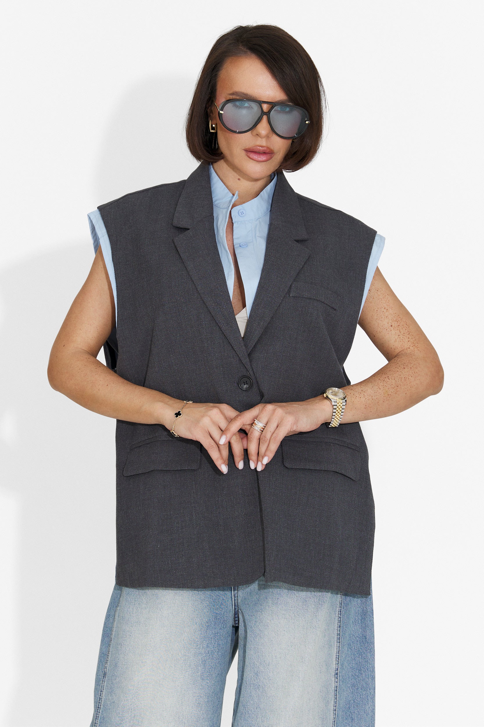 Elegante Gilet Grigio da Donna di Danya Bogas