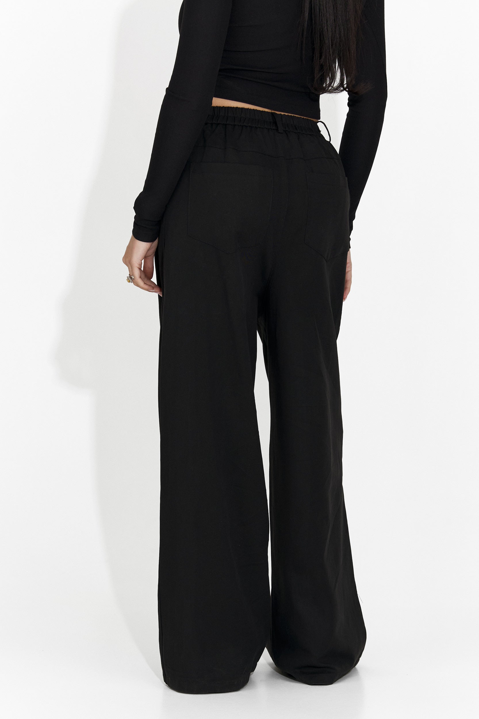 Camicetta Nera Casual da Donna di Irsaia Bogas