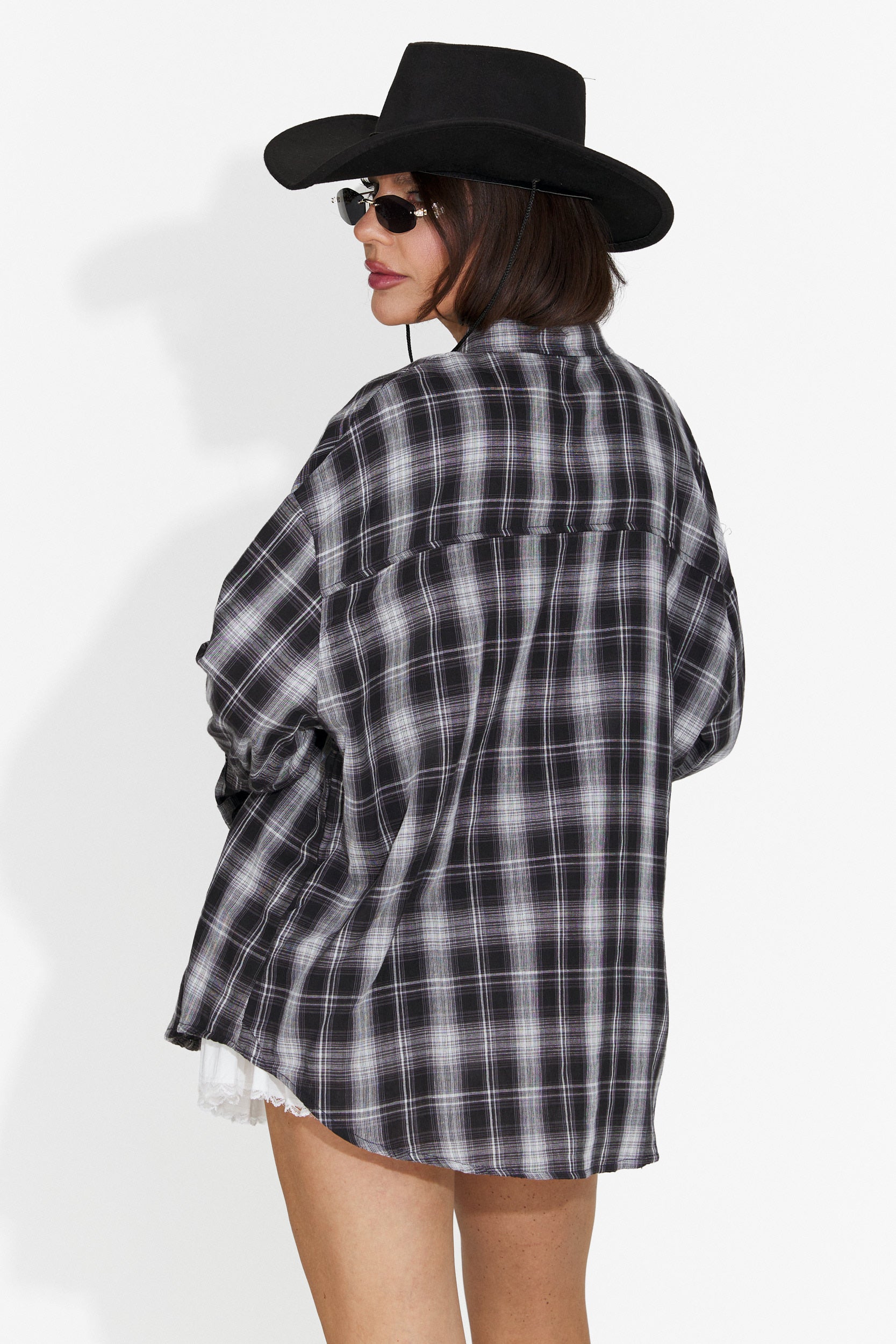 Camicia Casual Nera da Donna di Letiza Bogas