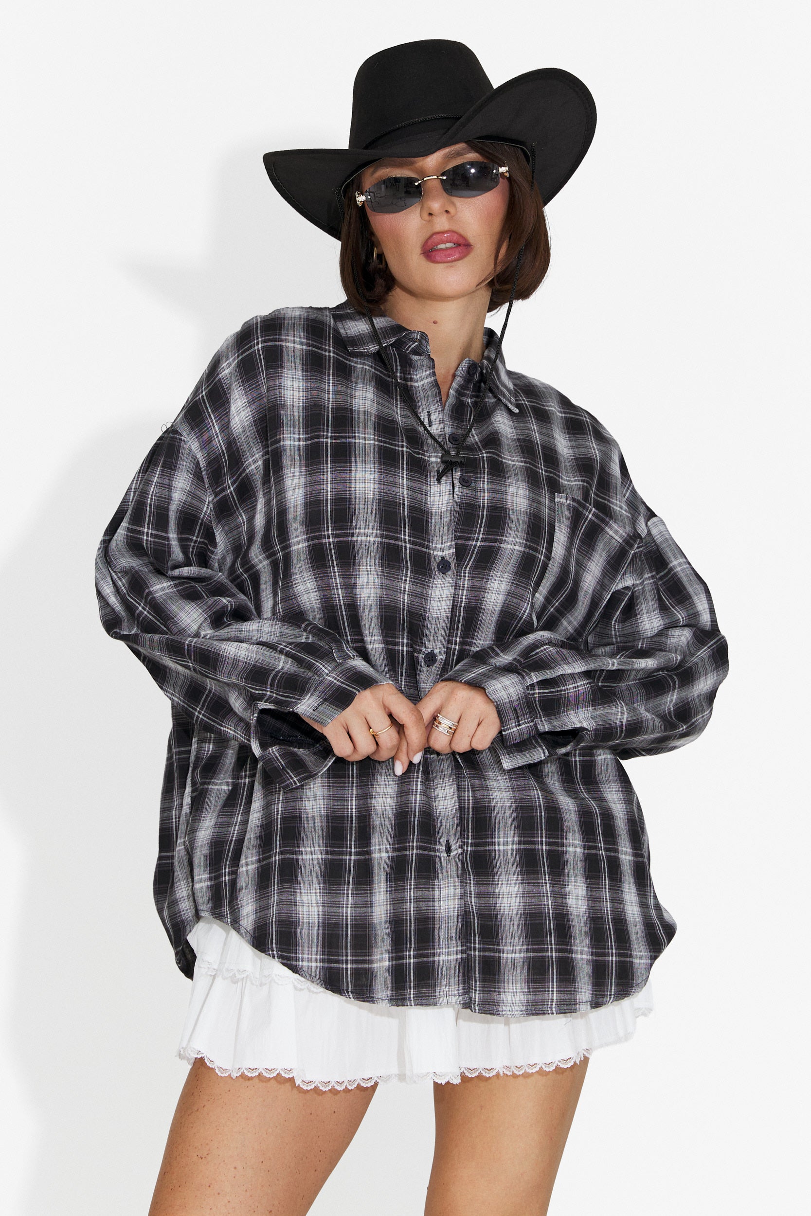 Camicia Casual Nera da Donna di Letiza Bogas