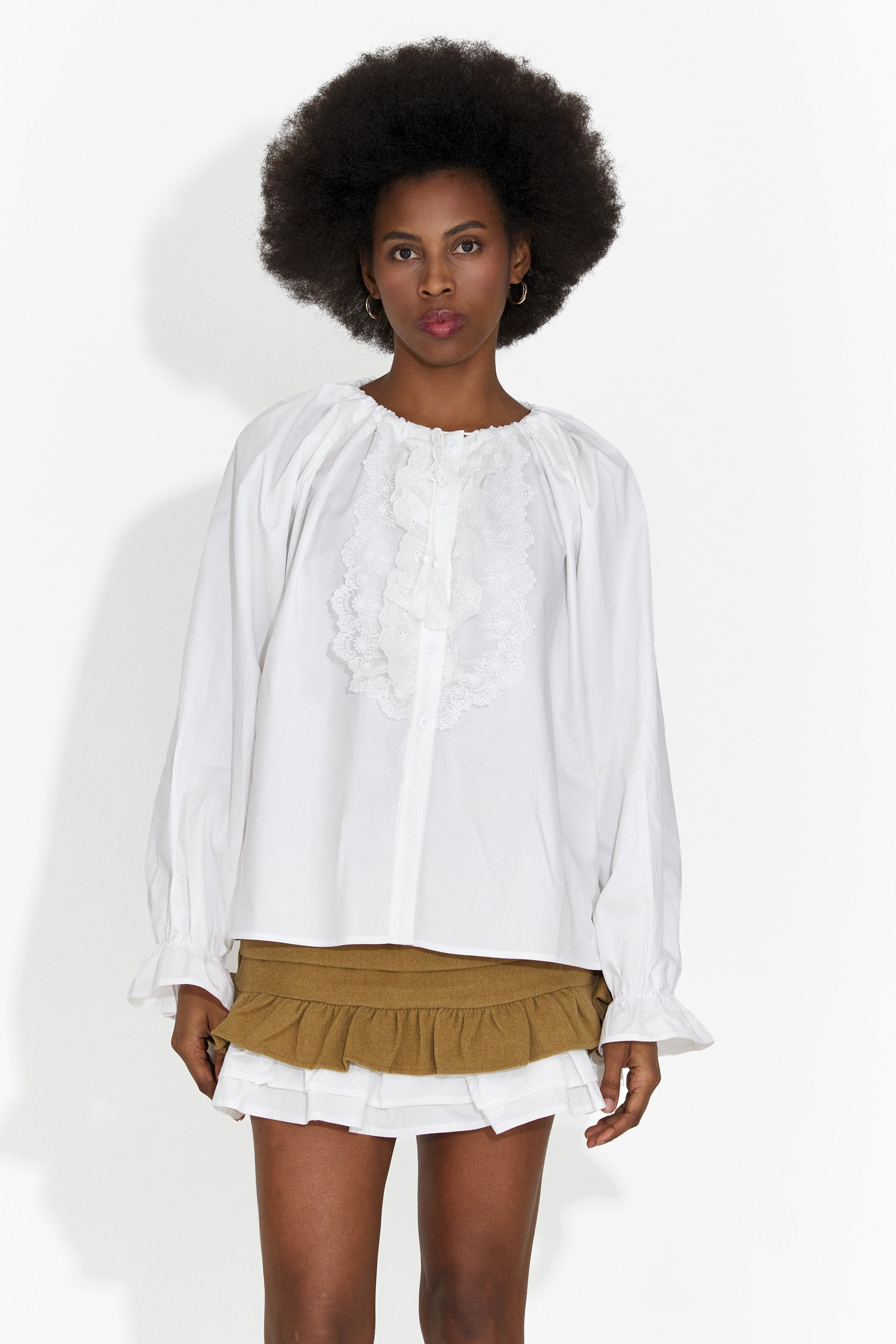 Elegante Camicia Bianca da Donna di Zeneda Bogas