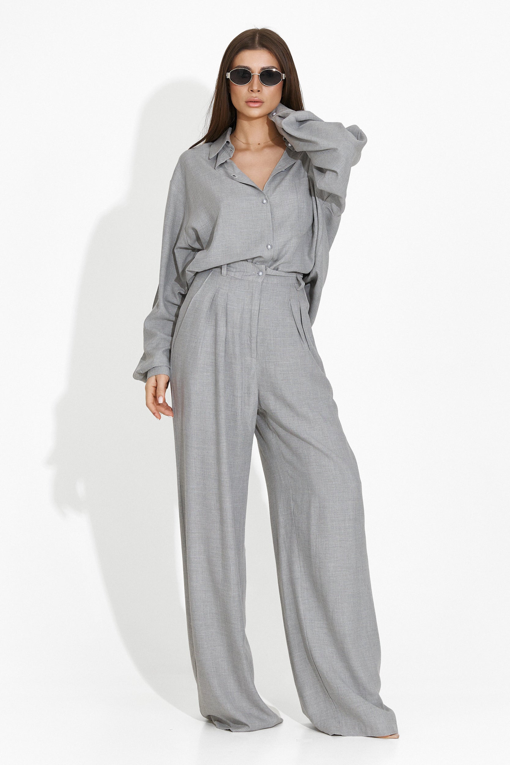 Completo elegante grigio con pantaloni Myriam Bogas