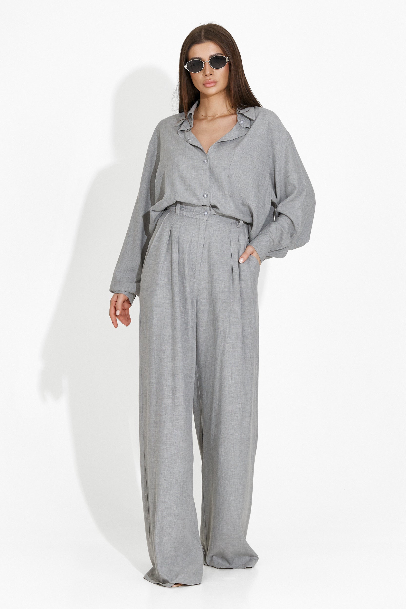 Completo elegante grigio con pantaloni Myriam Bogas