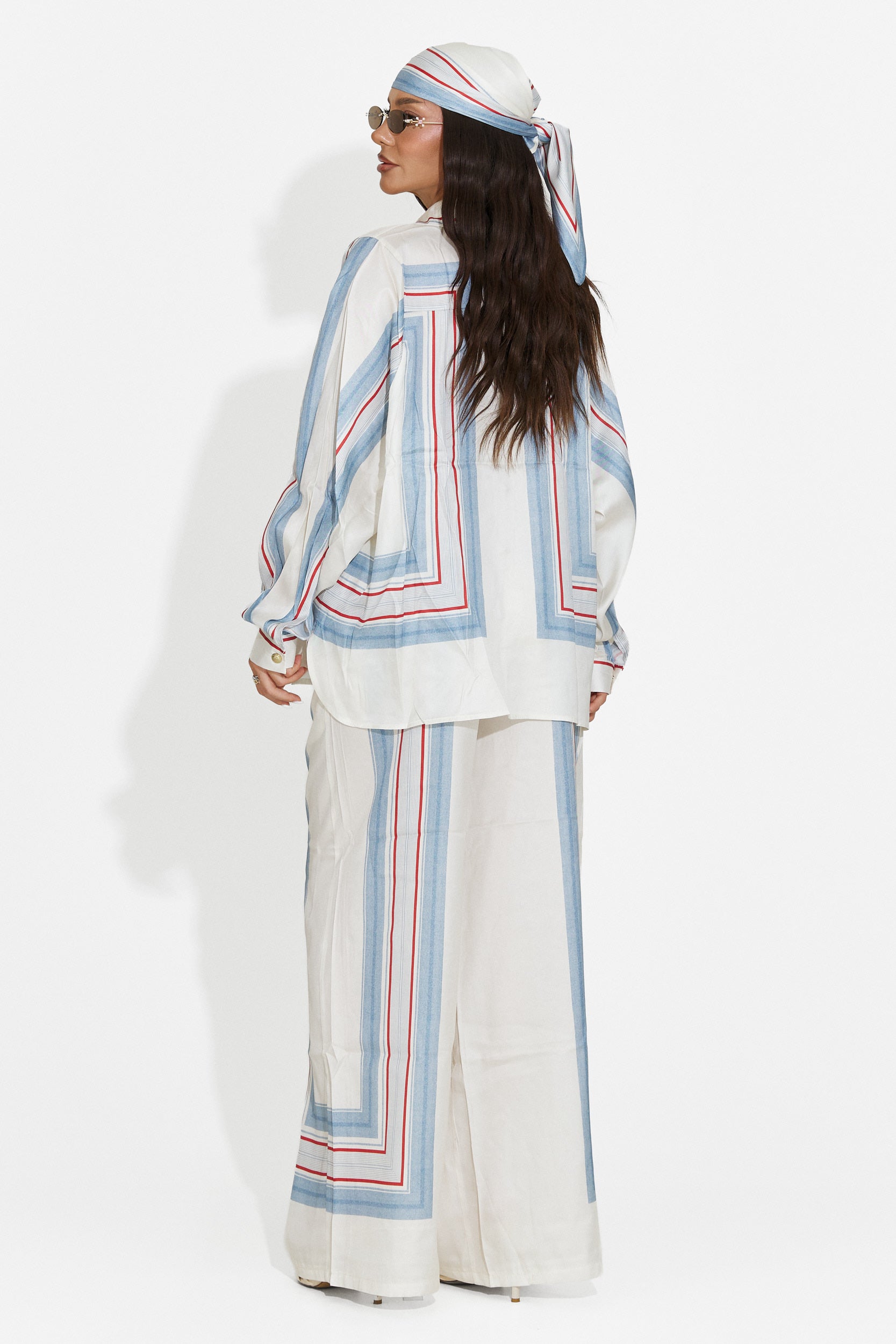 Completo donna camicia + pantaloni + sciarpa azzurro Yalda Bogas