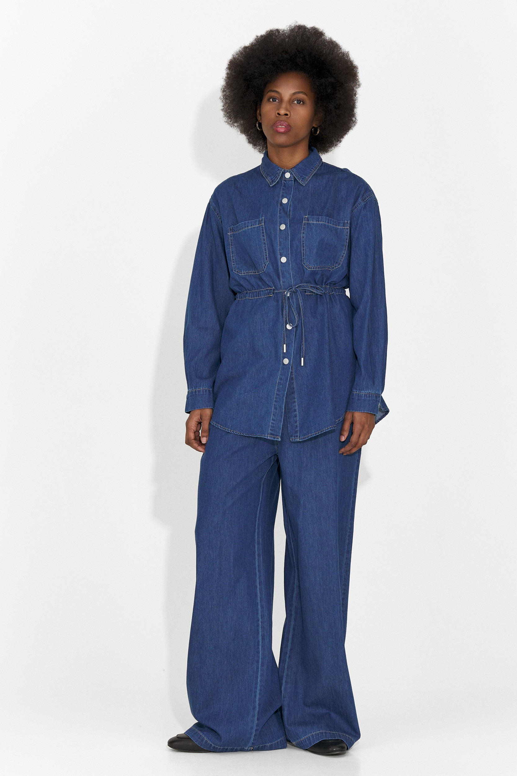 Casuale outfit blu da donna di Jesie Bogas