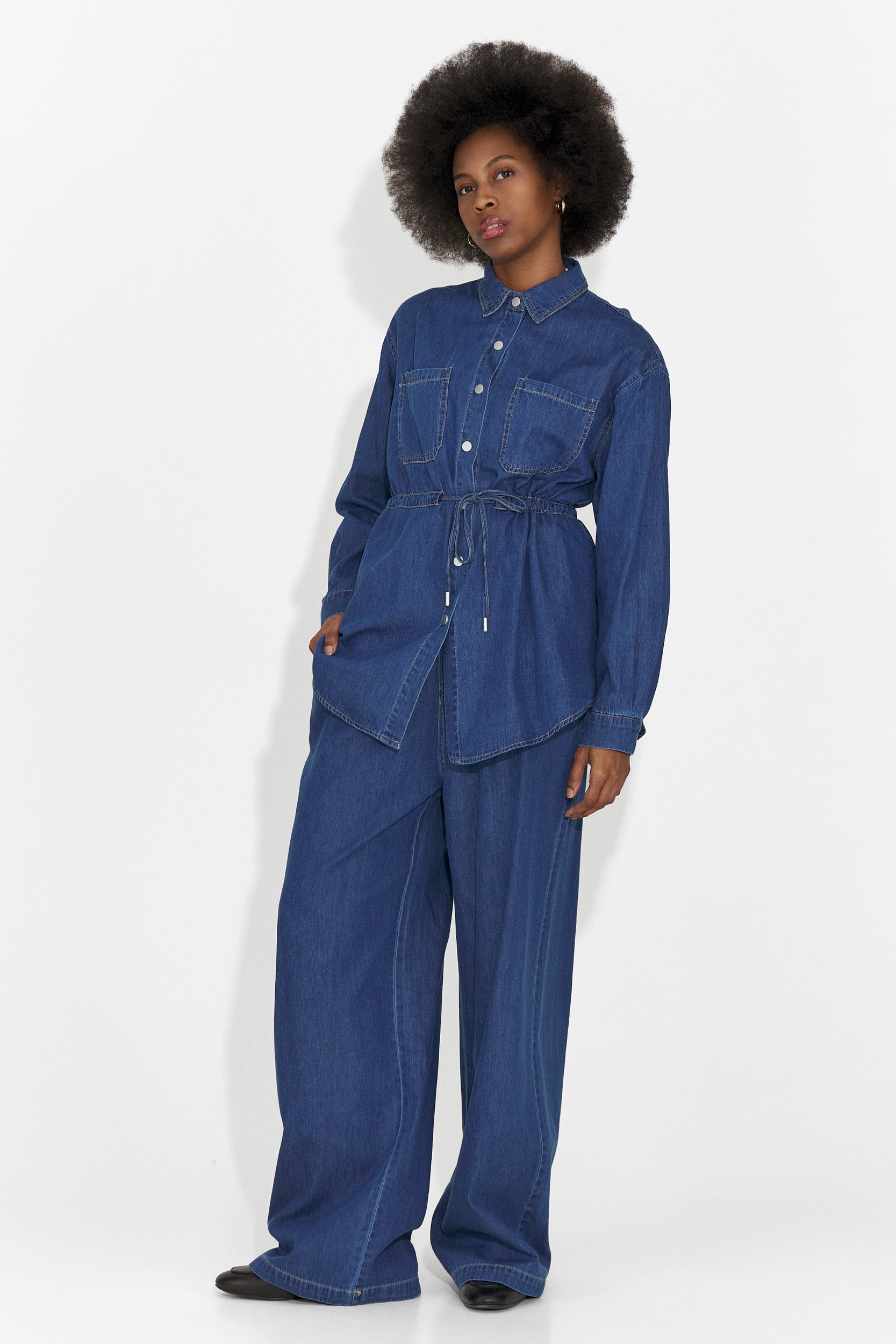 Casuale outfit blu da donna di Jesie Bogas