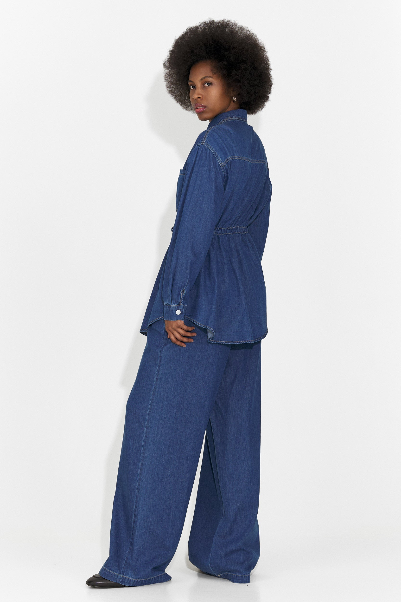 Casuale outfit blu da donna di Jesie Bogas