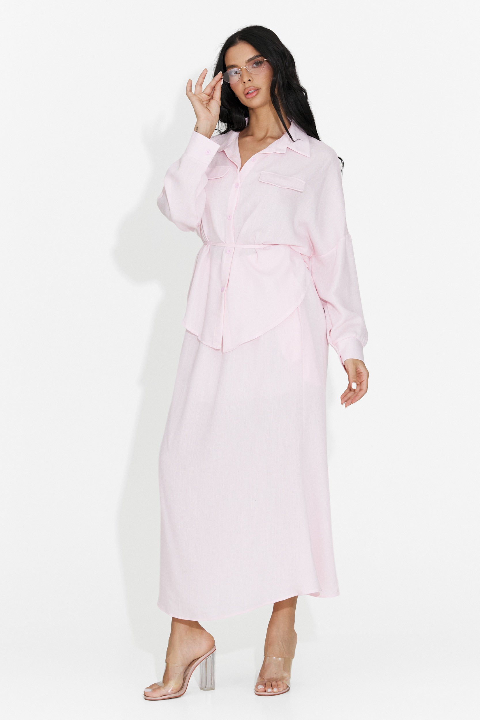 Tailleur da donna di Federika Bogas con gonna rosa