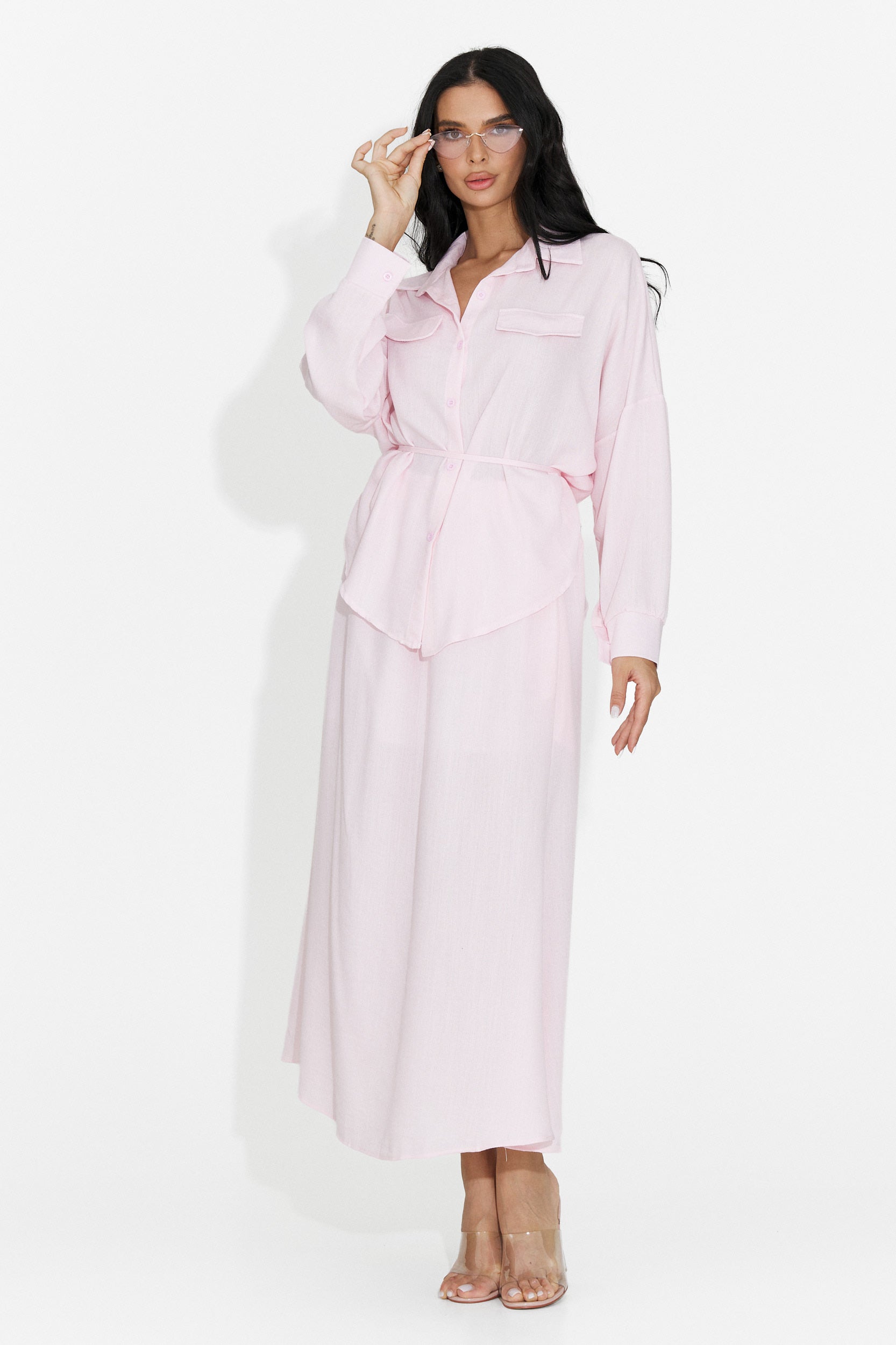 Tailleur da donna di Federika Bogas con gonna rosa